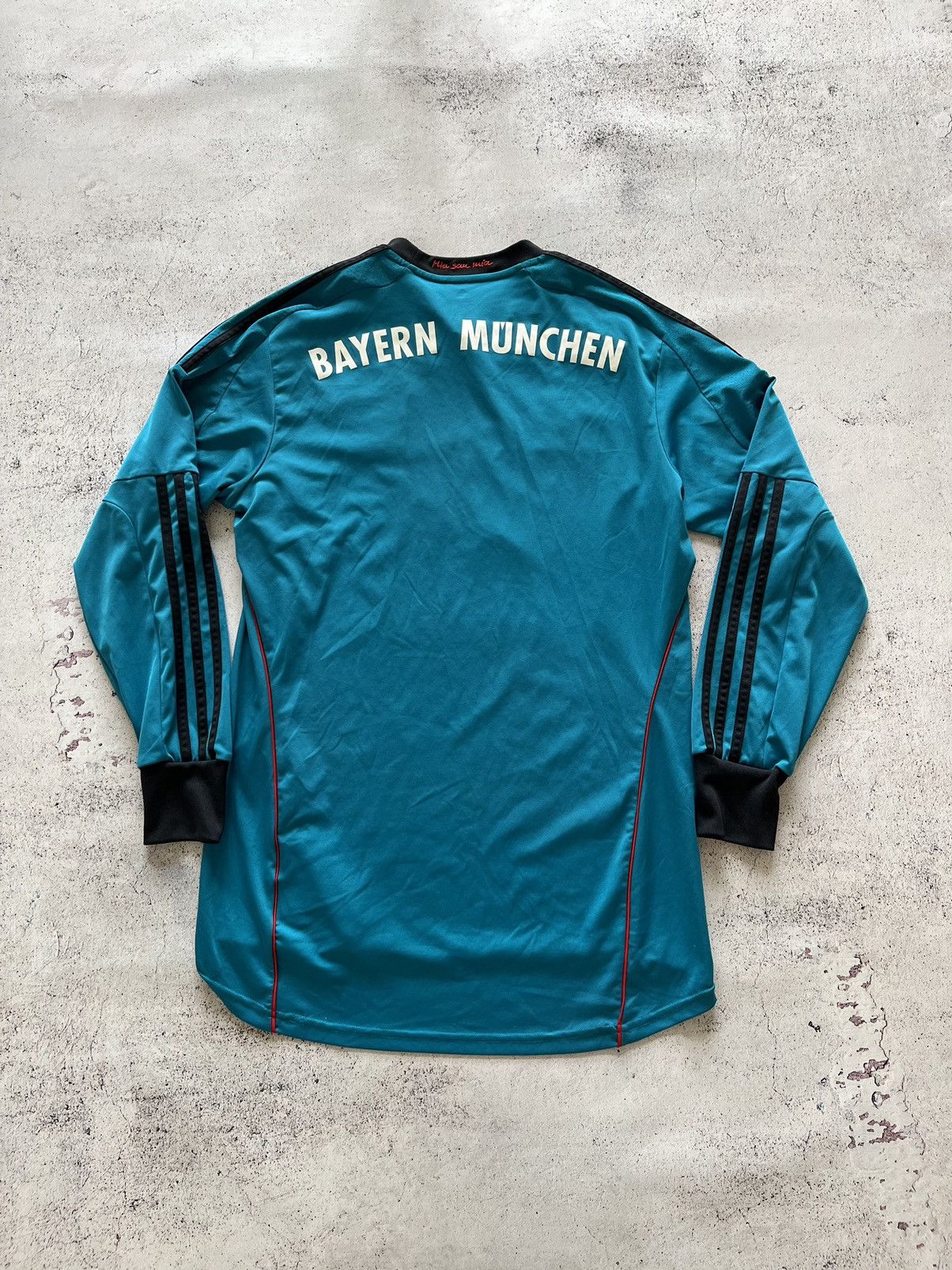 Adidas BAYERN MÜNICH 2013 2014 GOALKEEPER SOCCER JERSEY ADIDAS Size US M / EU 48-50 / 2 - 6 Thumbnail