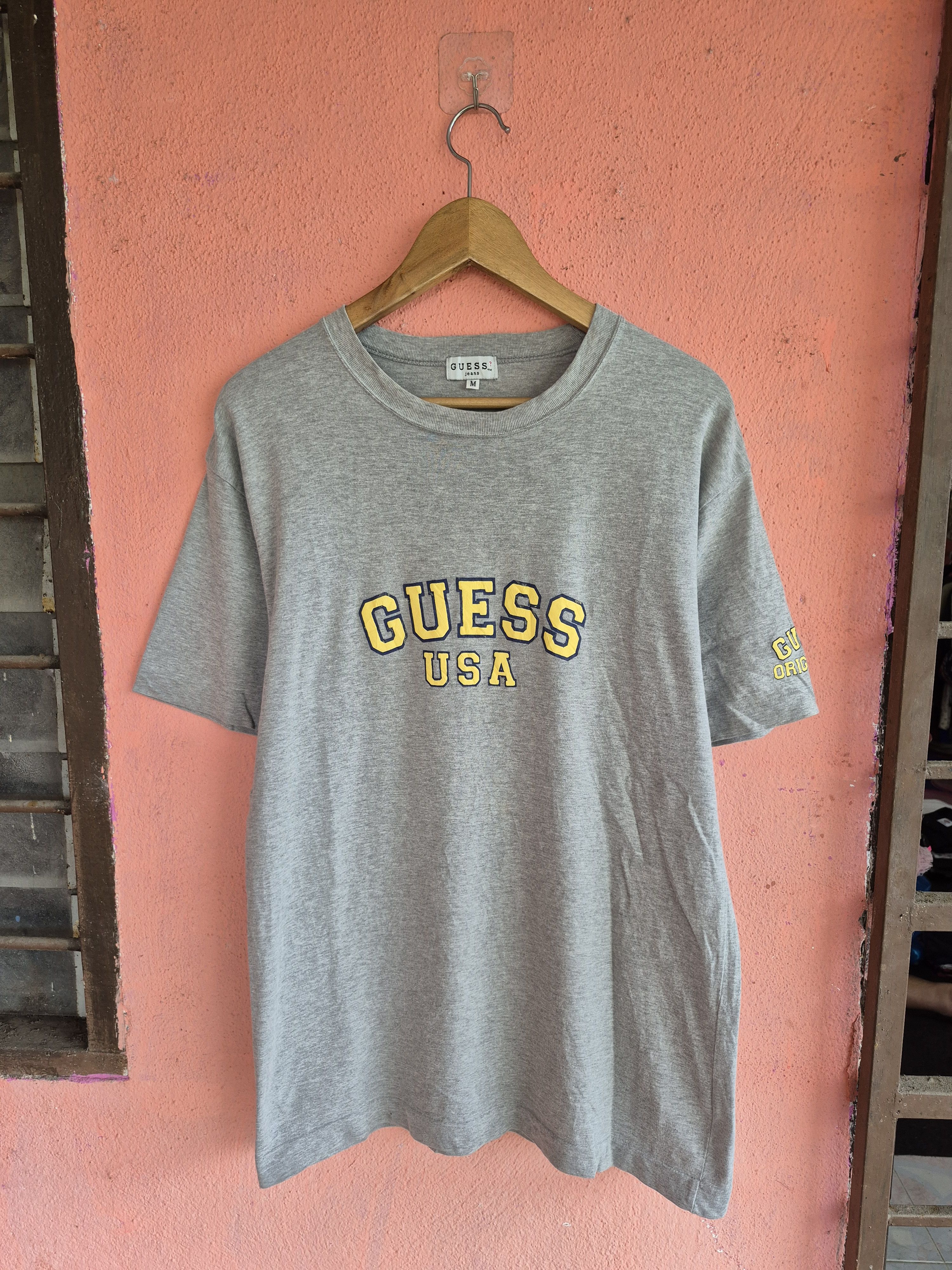 Vintage 🔥 Vintage Guess Jeans USA Spellout Tee Japan Size US M / EU 48-50 / 2 - 1 Thumbnail