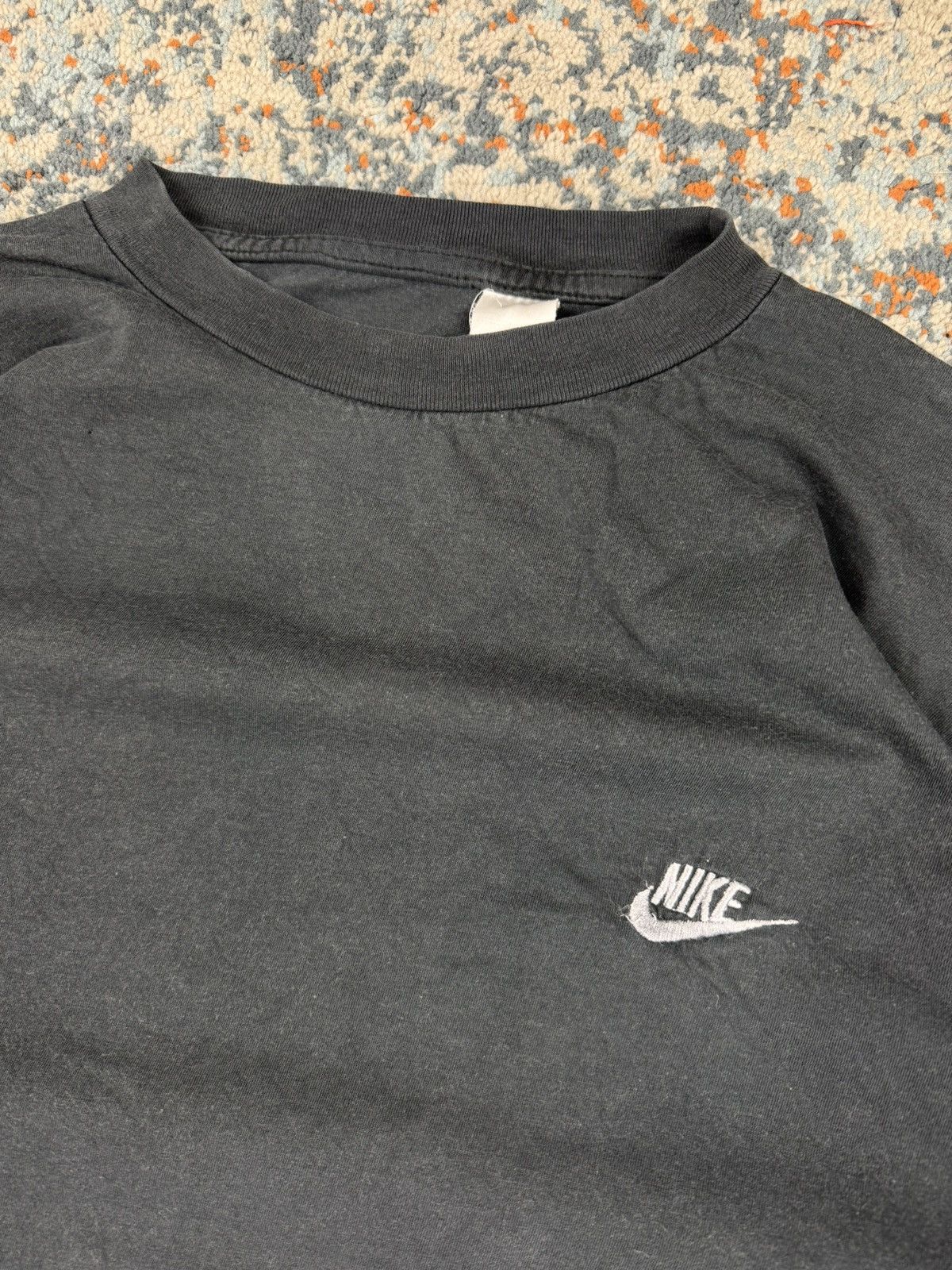 Nike × Vintage Vintage 90s Nike worn to perfection distressed logo tee Size US XL / EU 56 / 4 - 6 Thumbnail