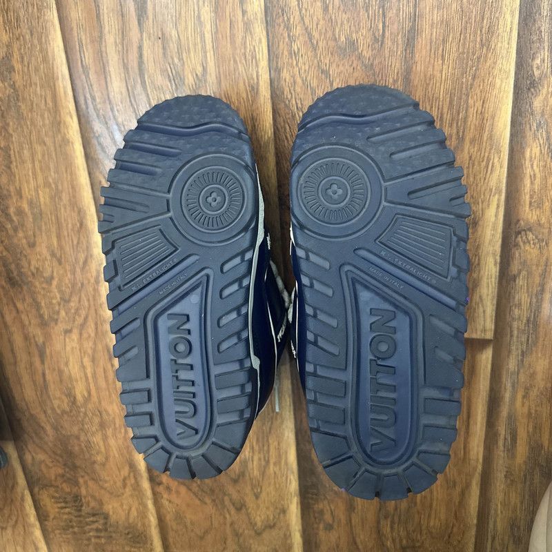 Louis Vuitton Louis Vuitton Trainer Maxi LOVE Lifestyle Sneakers - Size US 8 / IT 38 - 2 Thumbnail