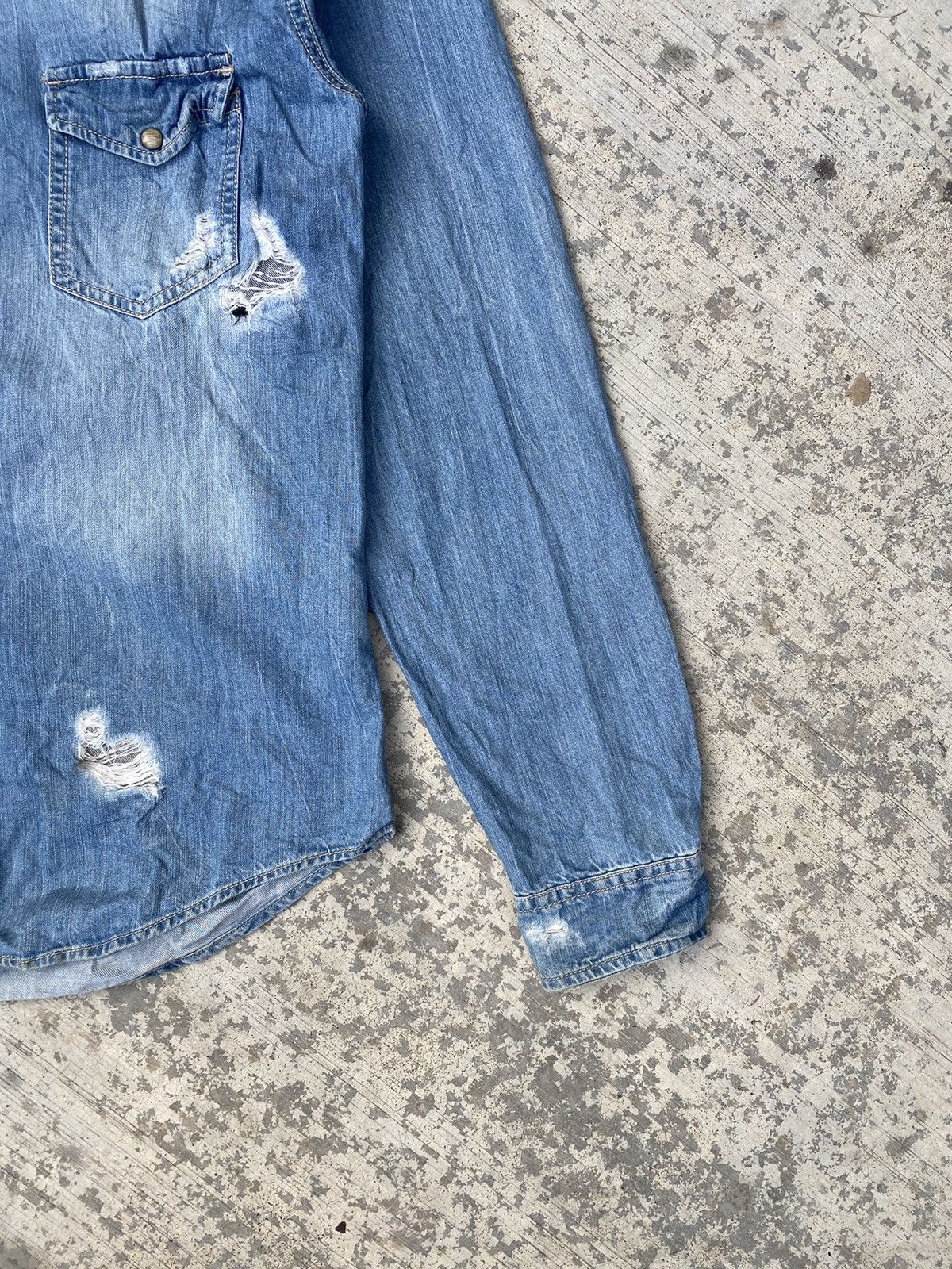 Zara Zara man slim fit distressed stone wash denim western shirts Size US M / EU 48-50 / 2 - 6 Thumbnail