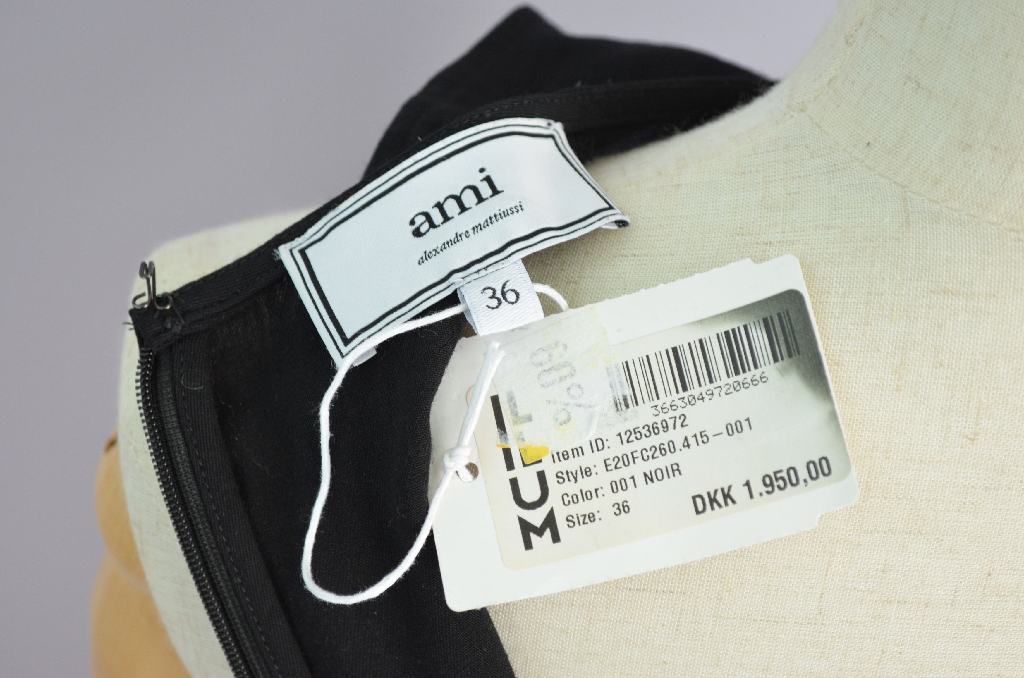 AMI × Designer AMI Wool Top Sans Manche Avec Volant Devant Top Ruffle Size S / US 4 / IT 40 - 10 Thumbnail
