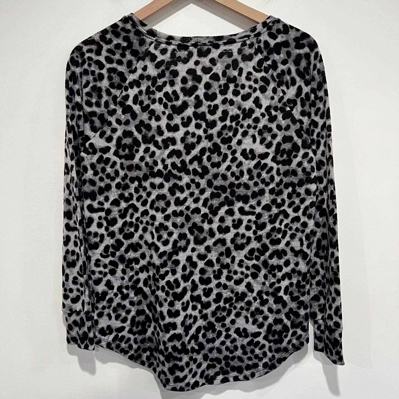 Express Express Black Leopard Pullover Sweater Top Size Small Size S / US 4 / IT 40 - 4 Thumbnail