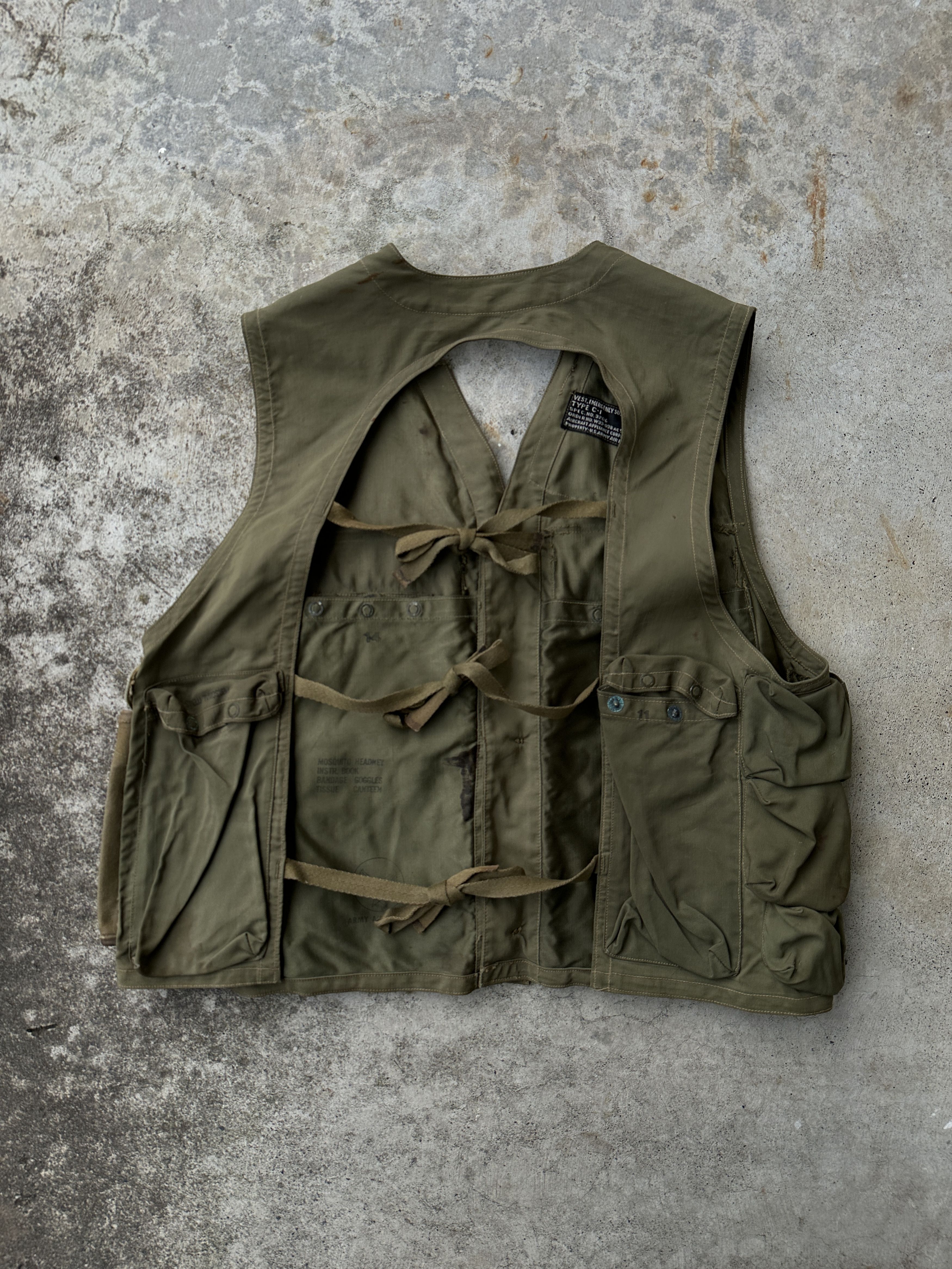 Vintage USAF Tactical C-1 Survival War trashed military army vest Size US M / EU 48-50 / 2 - 2 Thumbnail