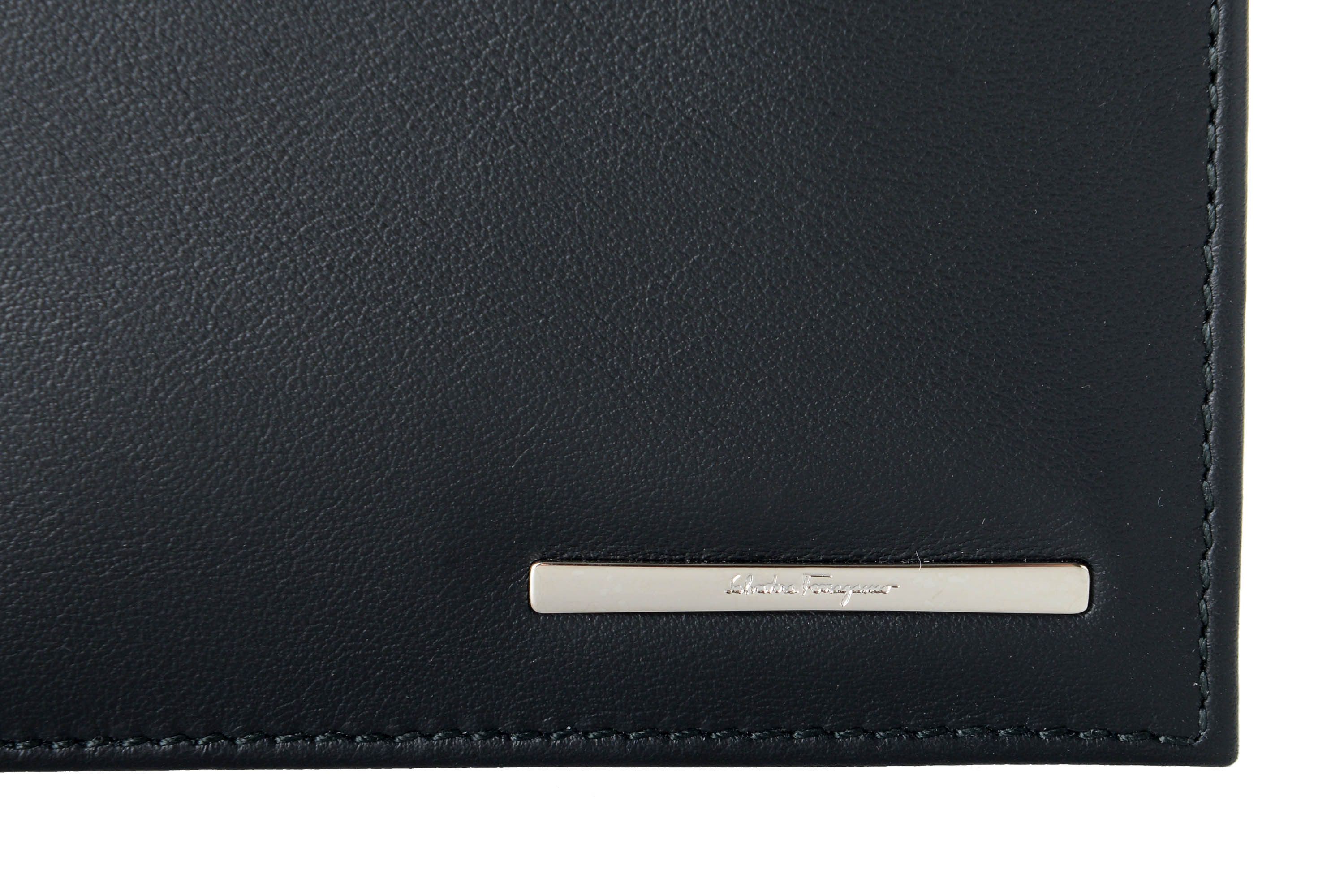 Salvatore Ferragamo o1s1rm0924 Size: OS / Leather Bi-fold Wallet in Black Size ONE SIZE - 5 Thumbnail