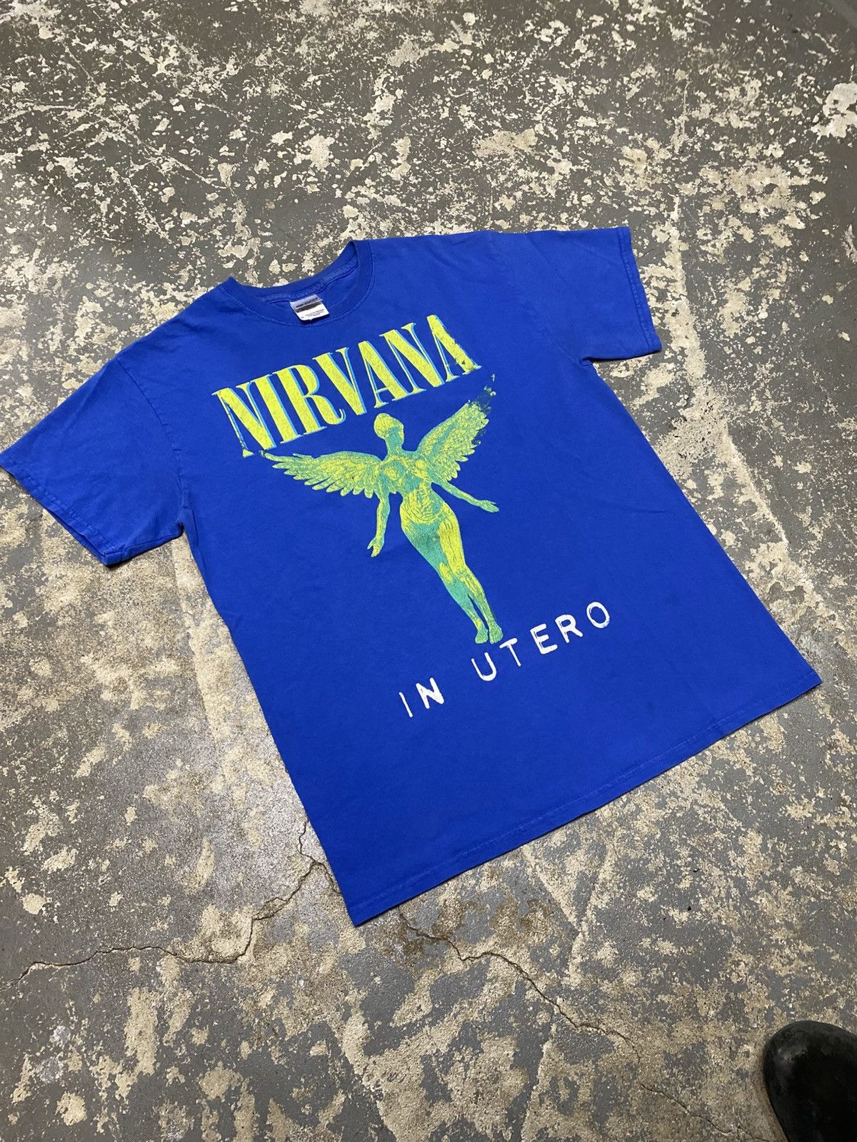 Band Tees × Vintage Vintage Nirvana In Utero Blue Gildan 2013 Y2K Tshirt Size US M / EU 48-50 / 2 - 9 Thumbnail