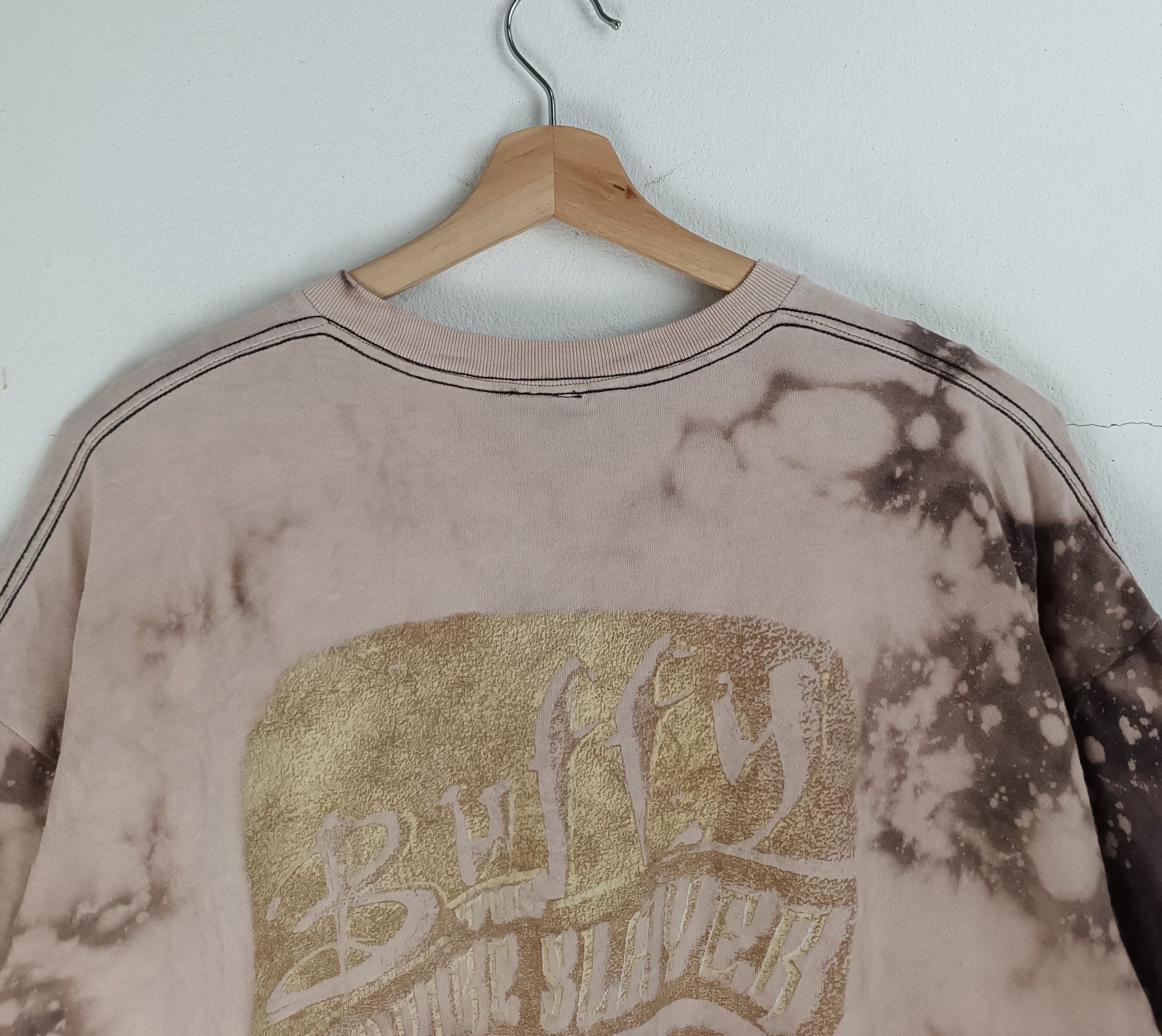 Vintage VINTAGE 90'S BUFFY THE VAMPIRE SLAYER ACID WASH DISTRESSED Size US XXL / EU 58 / 5 - 16 Thumbnail