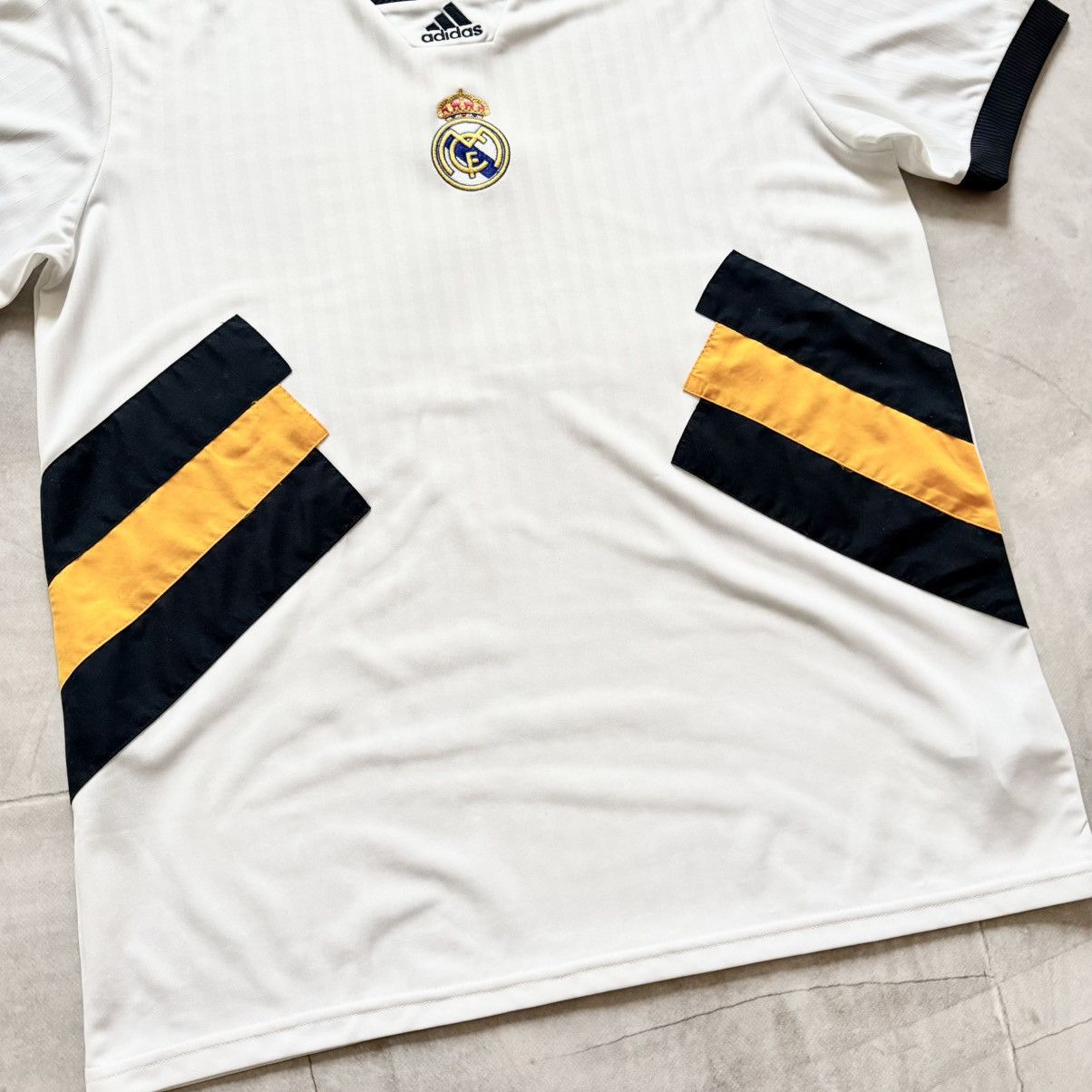 Adidas 2022 Adidas Real Madrid Icon Home Shirt Iconic Jersey Tee Size US M / EU 48-50 / 2 - 2 Thumbnail