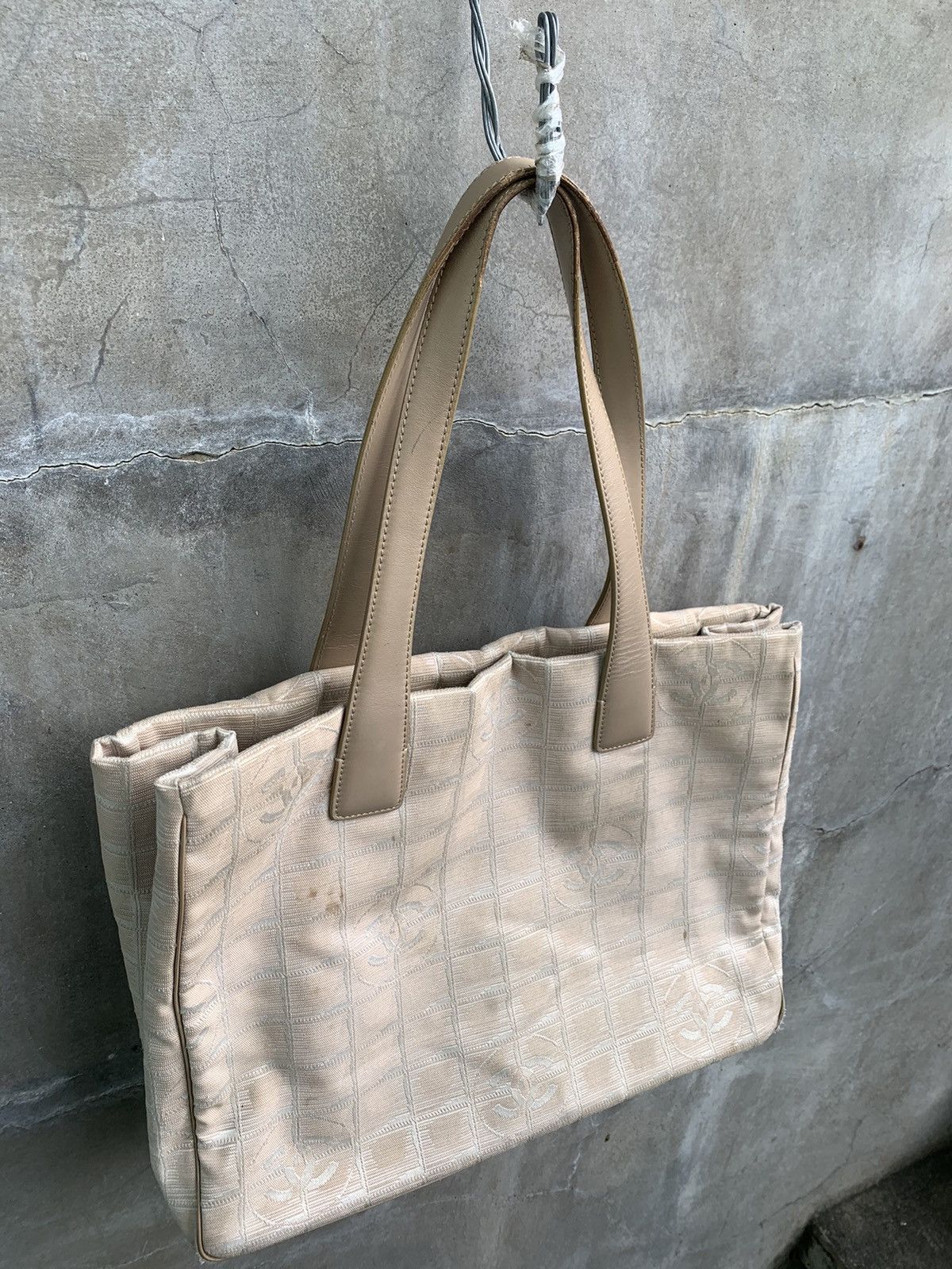 Chanel Travel Line Tote Bag Size ONE SIZE - 4 Thumbnail