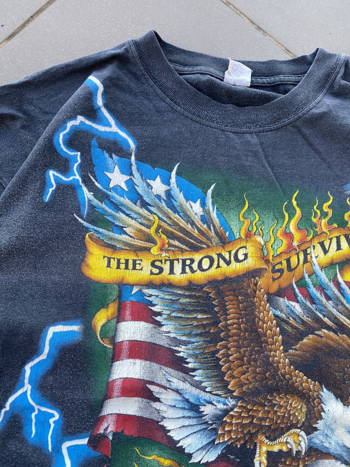 Vintage Travis scott Vintage thunder lightening USA eagle 90s tee Size US XL / EU 56 / 4 - 4 Thumbnail