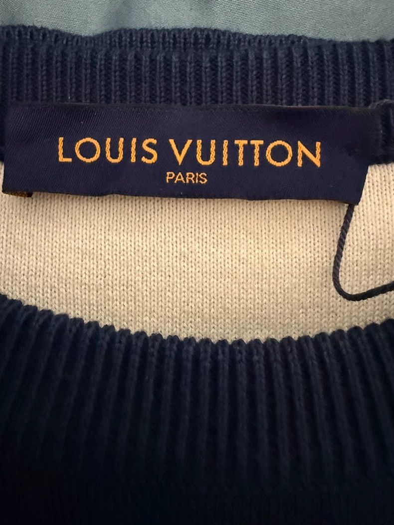 Louis Vuitton Louis Vuitton Navy blue long-sleeved sweater 2502-Nextarrow Size US L / EU 52-54 / 3 - 3 Thumbnail