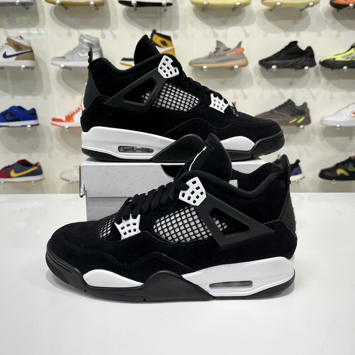 Nike Air Jordan 4 Retro White Thunder Size US 9 / EU 42 - 1 Thumbnail