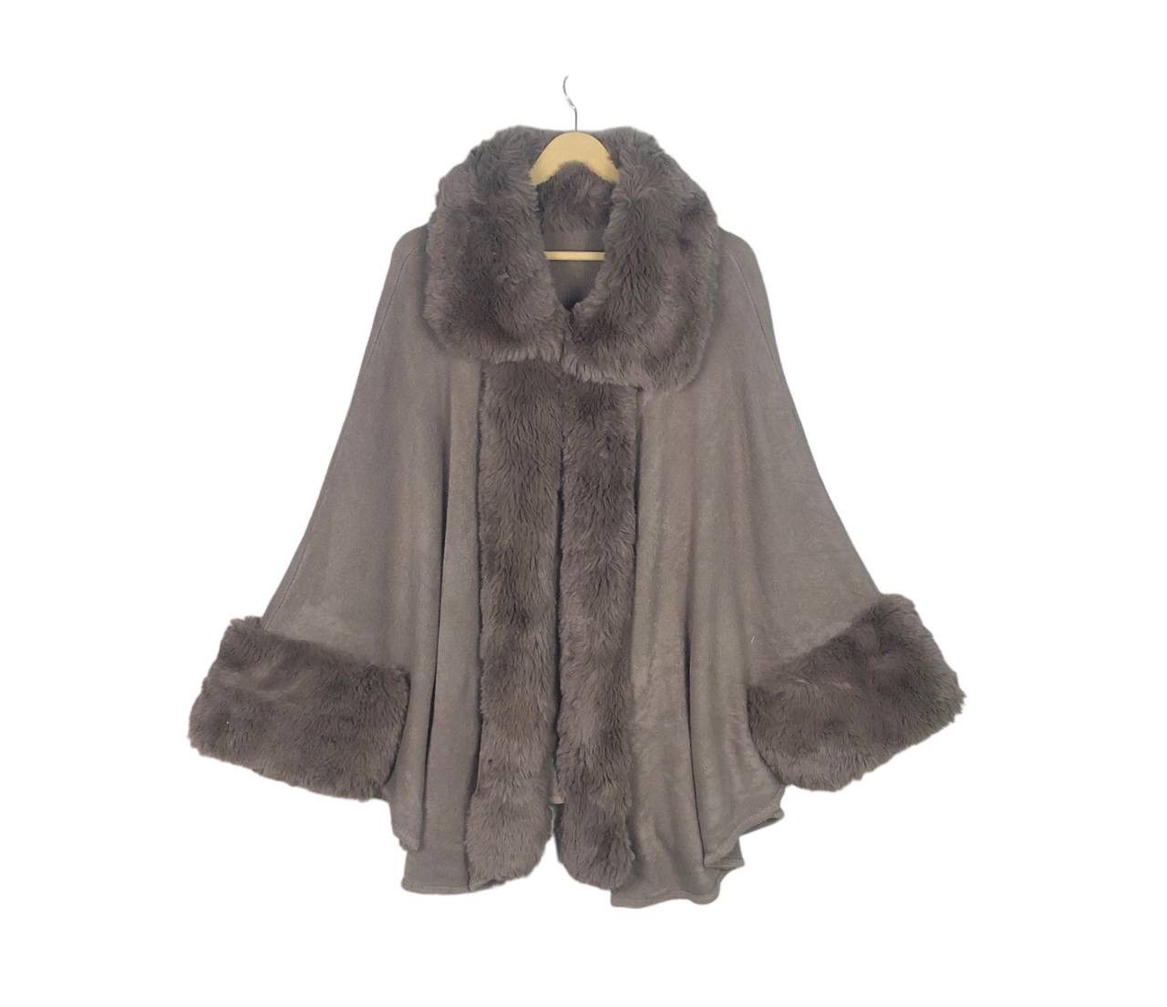 Japanese Brand Vintage Faux Fur Trim Knit Cape Poncho Jacket OS⁠ Size US L / EU 52-54 / 3 - 1 Thumbnail