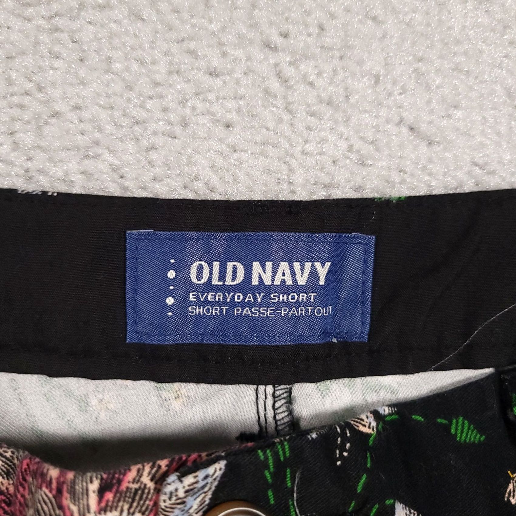 Old Navy VINTAGE? Old Navy Shorts Womens 6 Black Pink Green Floral Everyday Summer Casual Fun Size 28" / US 6 / IT 42 - 5 Thumbnail