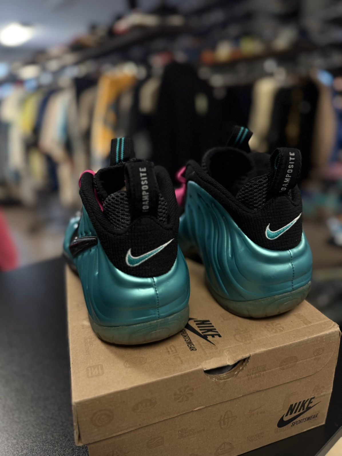 Nike Nike Foamposite Electric Blue Size 11 (2011) (624041-410) Size US 11 / EU 44 - 8 Thumbnail