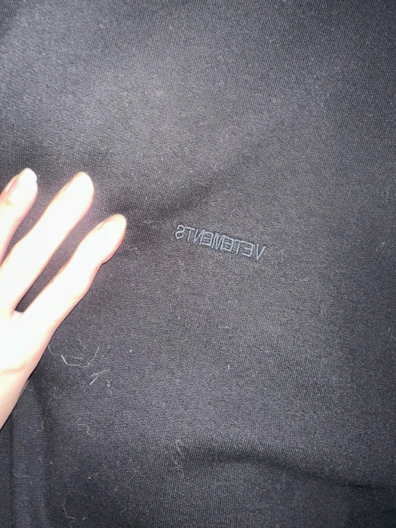 Vetements Vetements Two-Sided Wearable Sweatshirt, Size L, Runs Larg Size US L / EU 52-54 / 3 - 4 Thumbnail