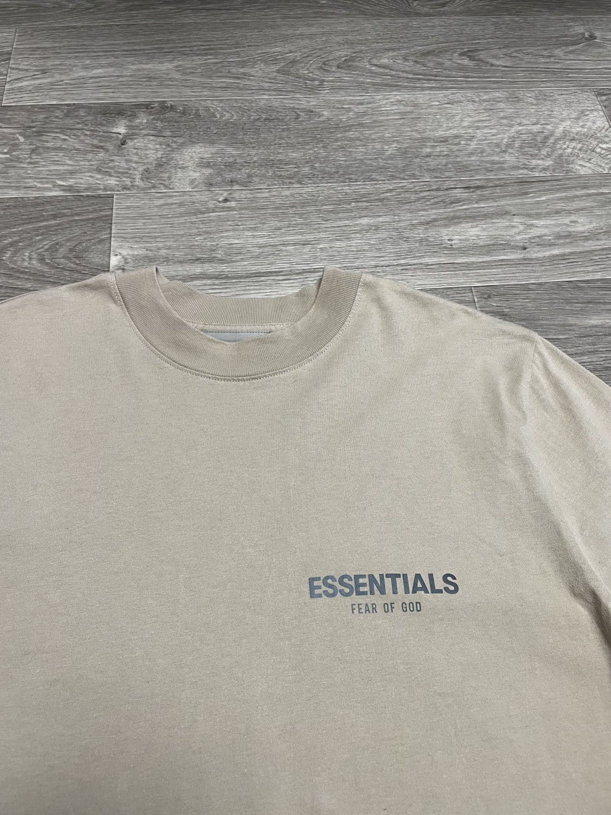 Essentials Fear Of God Essentials Beige Reflective Logo Long Sleeve Tee Size US S / EU 44-46 / 1 - 6 Thumbnail