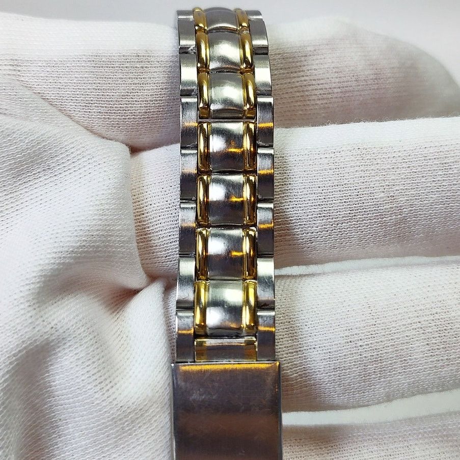 Disney Disney Winnie the Pooh Watch Two Tone Gold Silver Bracelet Size ONE SIZE - 4 Thumbnail