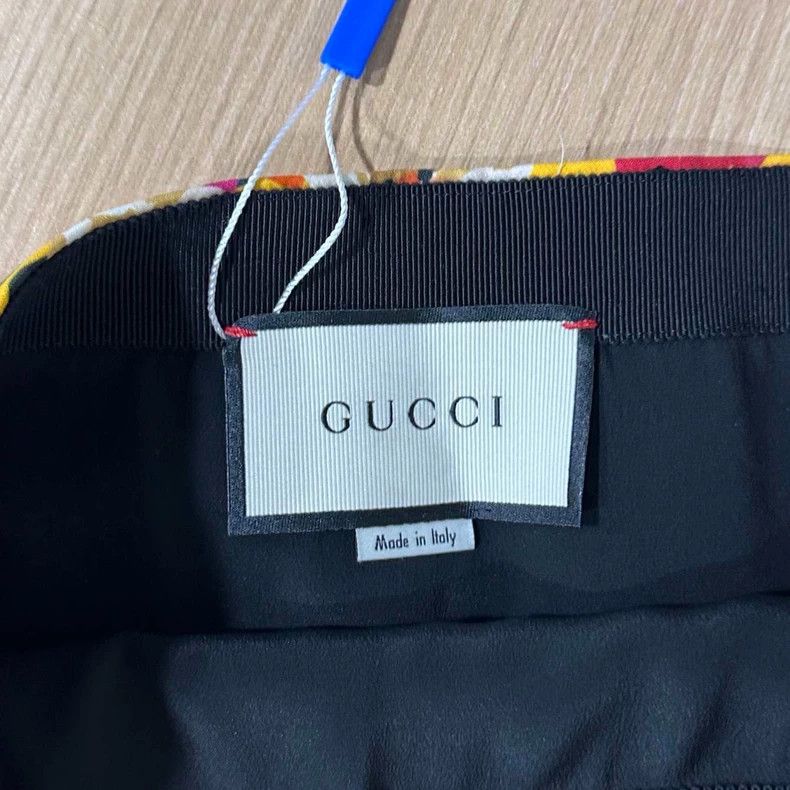Gucci Gucci Short skirt with broken flowers Size 25" / US 0 / IT 36 - 4 Thumbnail