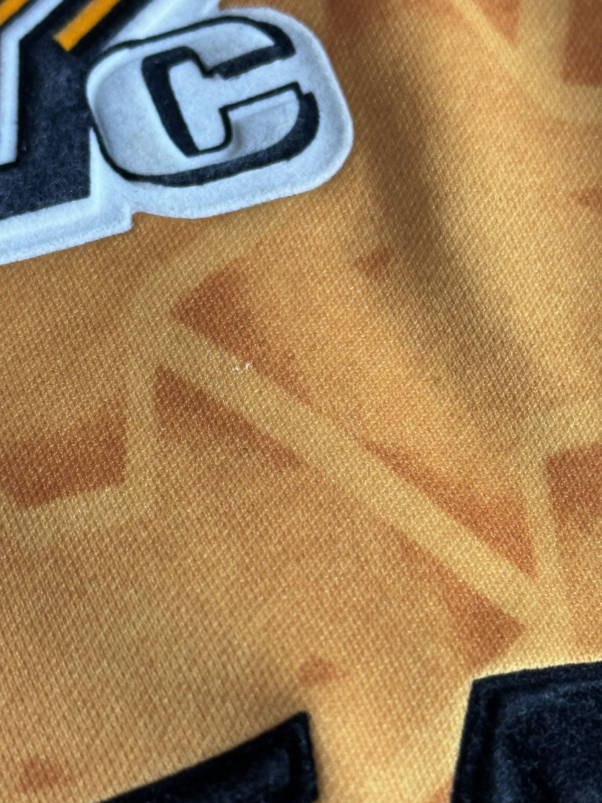 Puma Wolverhampton Wanderers 96/98 Home Football Jersey Size US XL / EU 56 / 4 - 6 Thumbnail