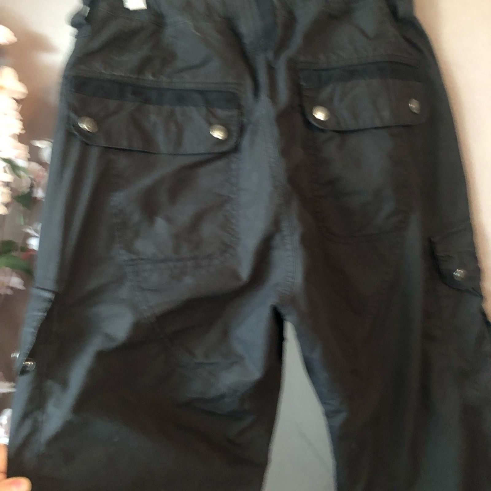 Armani Exchange Armani exchange cargo pants 13” cinched waist Size 25" / US 0 / IT 36 - 14 Thumbnail