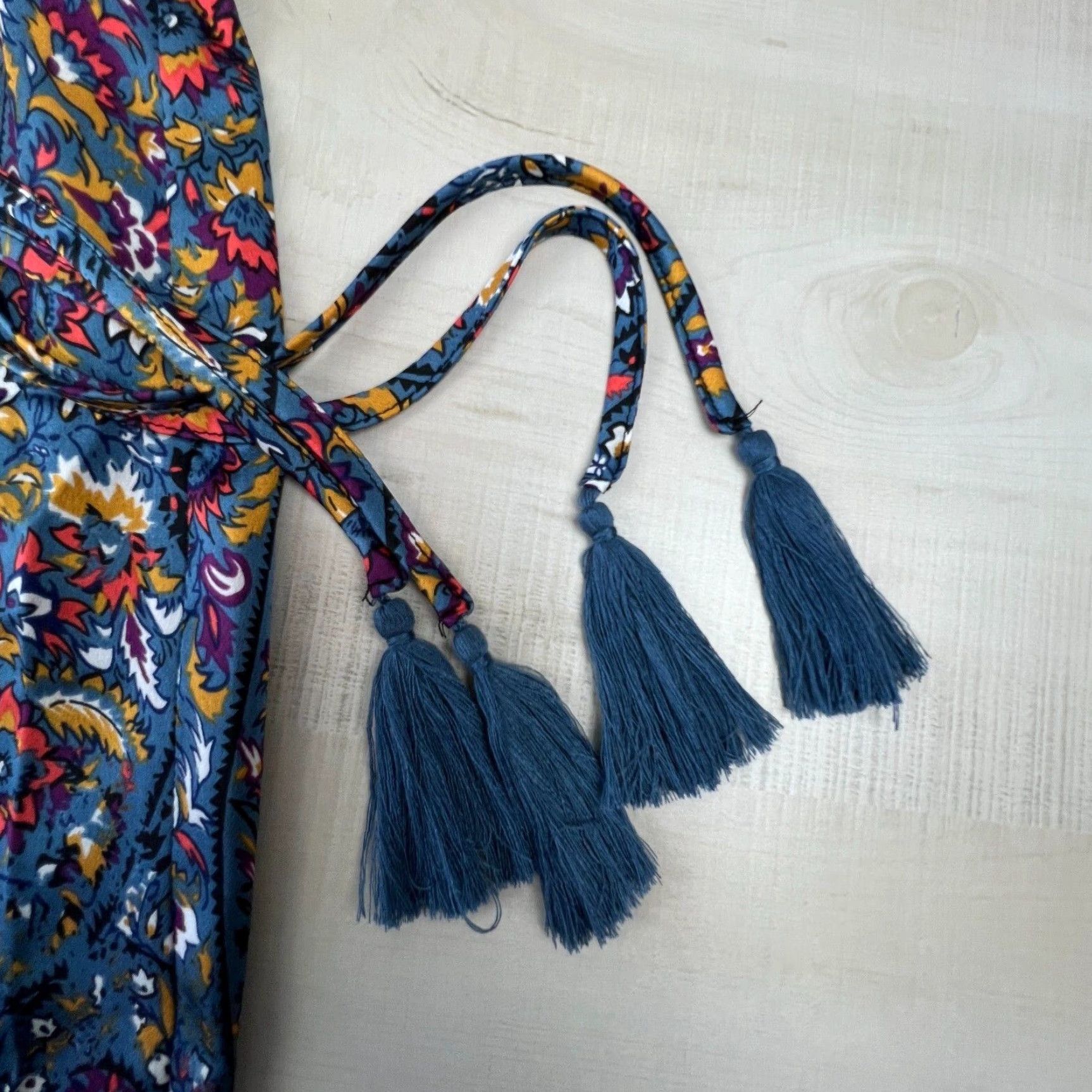 Vintage Weekend Suzanne Betro Women Large Blue Paisley Tie Shoulder Blouse Shirt Size L / US 10 / IT 46 - 5 Thumbnail