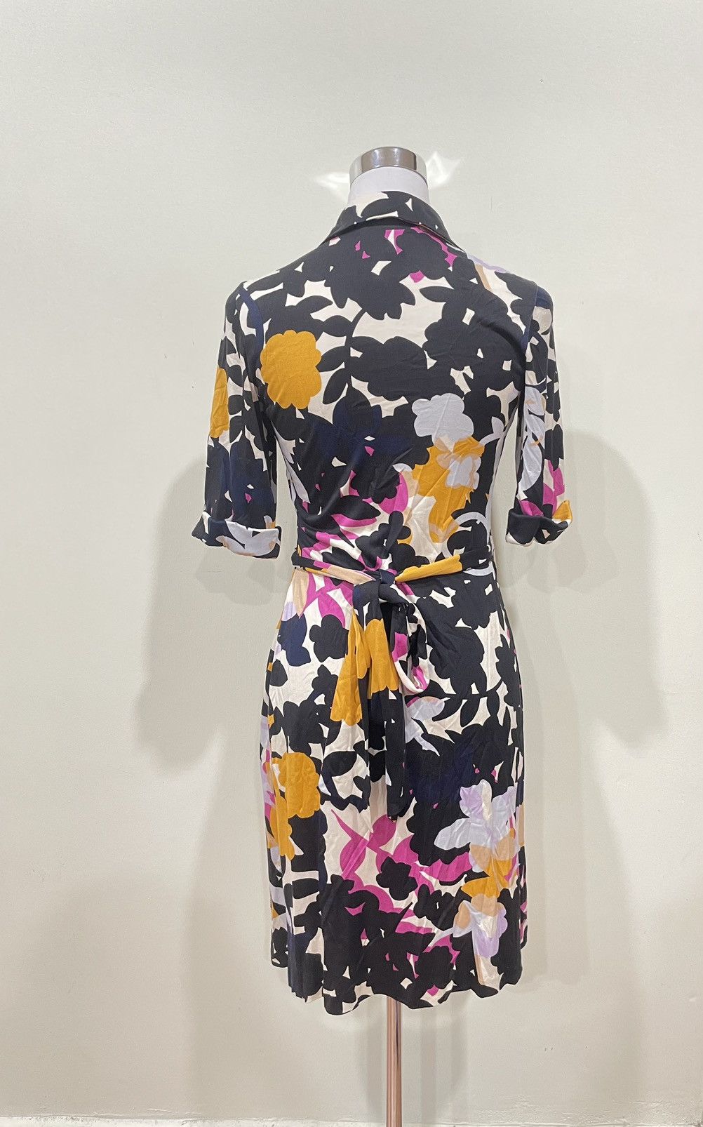 Diane von Furstenberg Diane von Furstenberg Silk Wrap Dress Size S / US 4 / IT 40 - 2 Thumbnail