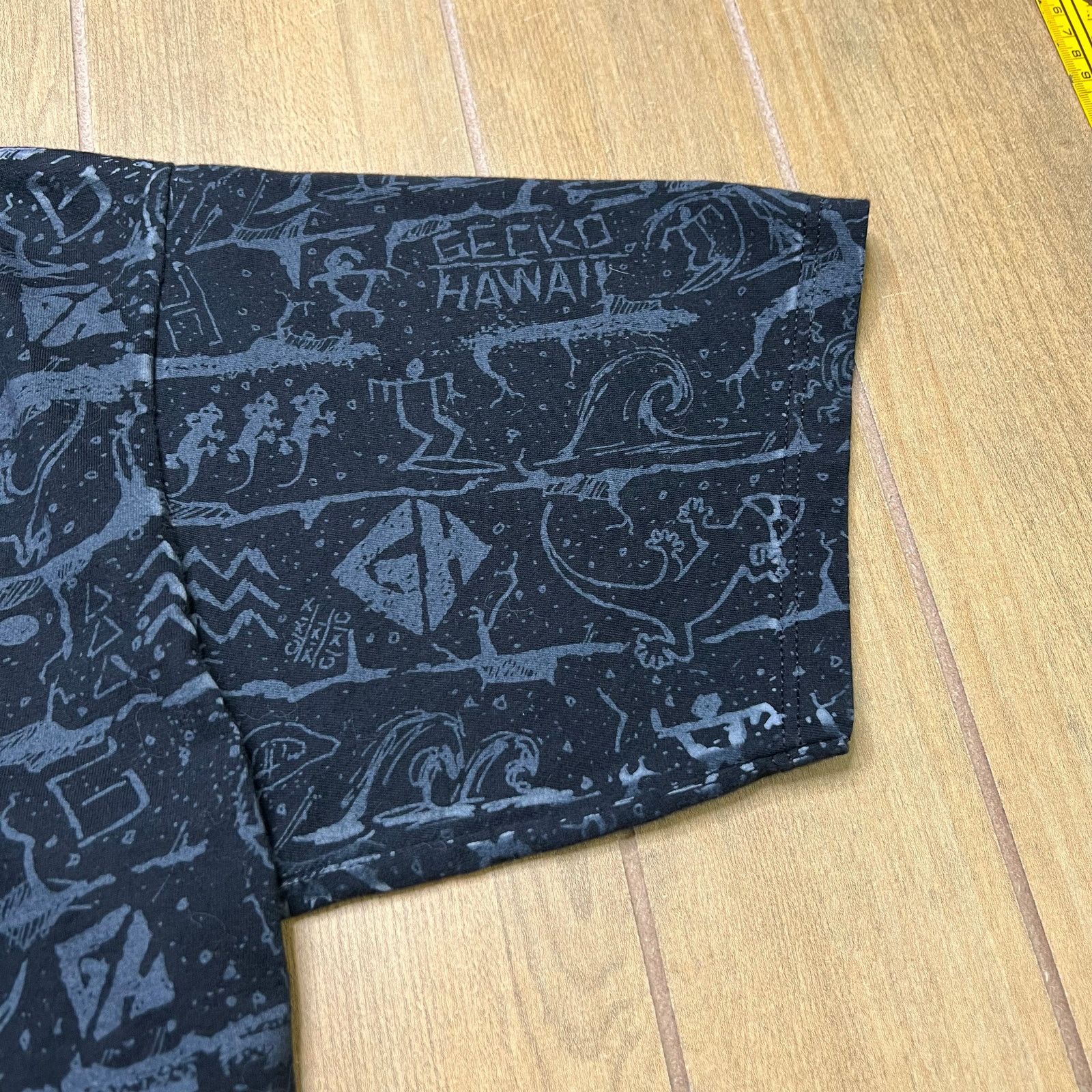 Vintage Vintage 90s GECKO HAWAII T-Shirt Black All Over XL USA made Size US XL / EU 56 / 4 - 8 Thumbnail