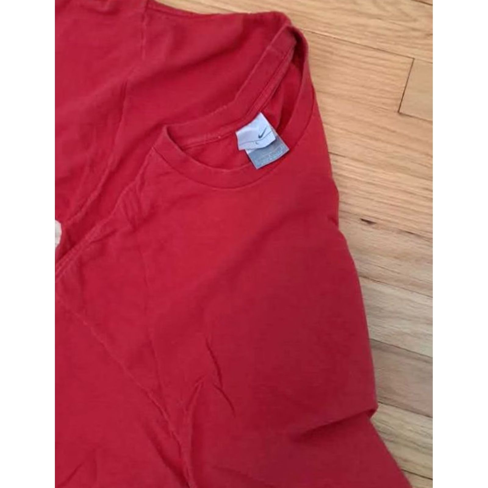 Nike VINTAGE Nike T-Shirt Men L Red 90s Solid Short Sleeve Shirt Size US L / EU 52-54 / 3 - 5 Thumbnail