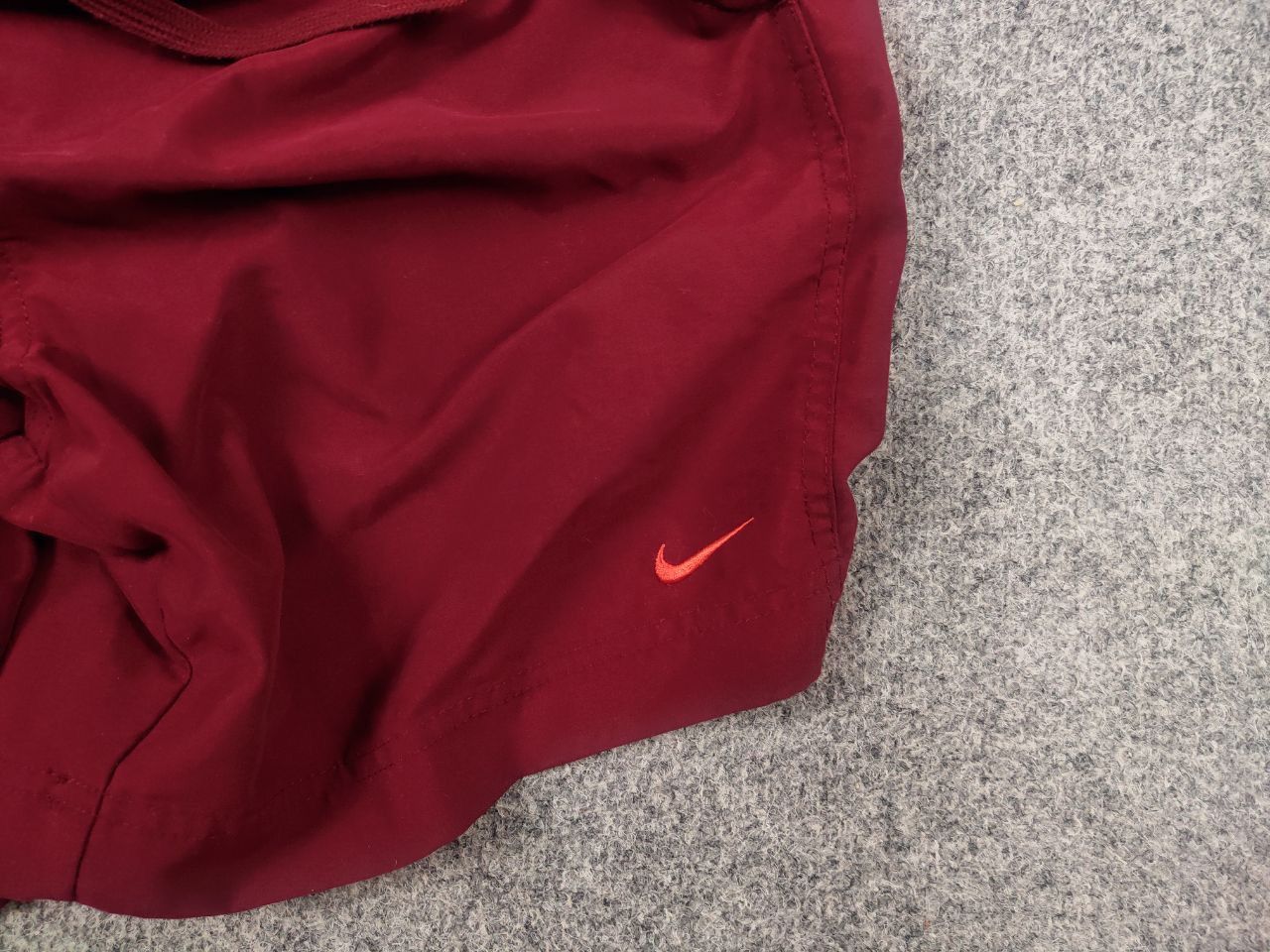 Nike Vintage Nike casual shorts with pockets matte red Y2K Style Size US 34 / EU 50 - 4 Thumbnail