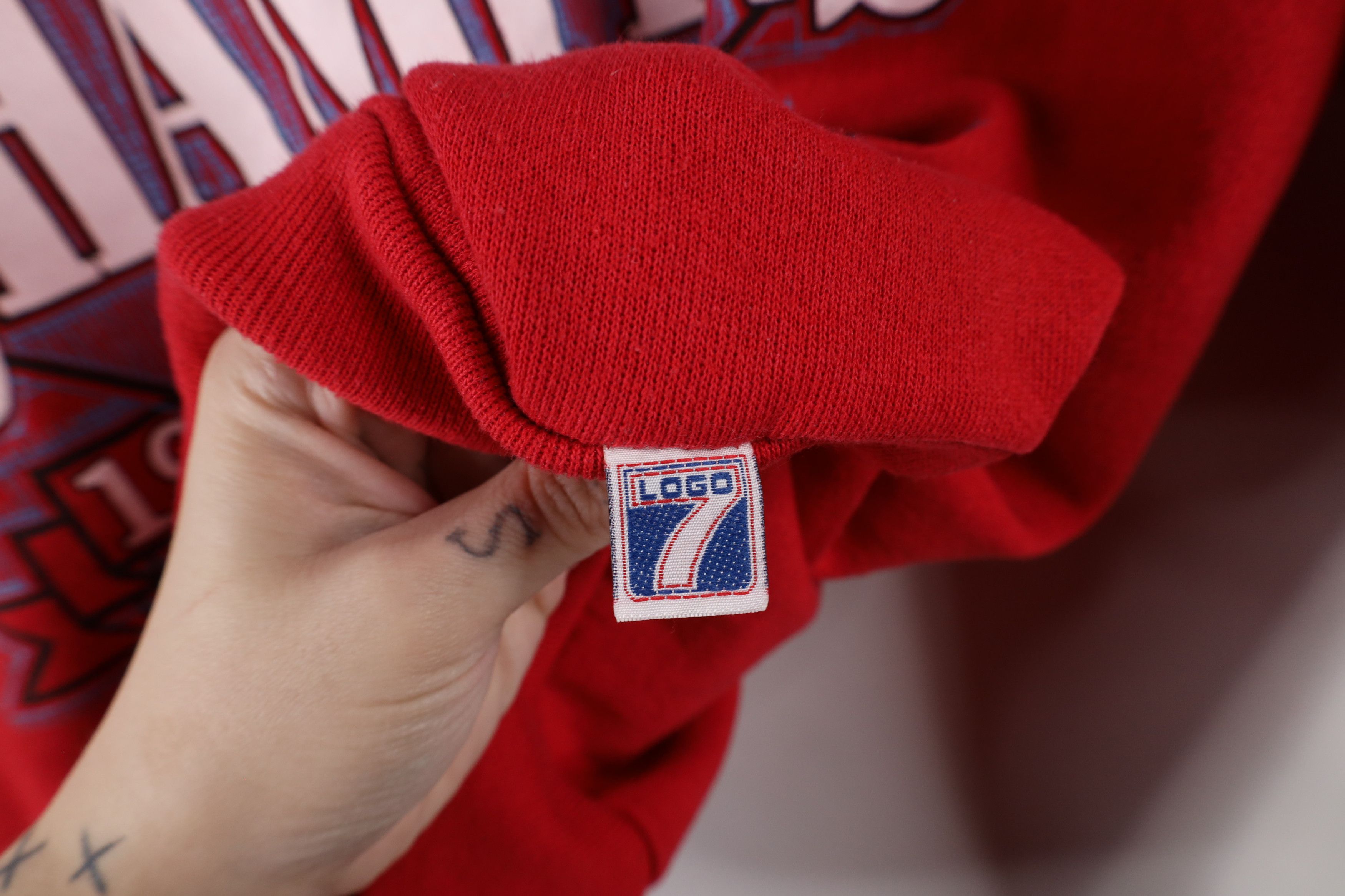 Vintage Vintage 90s Champs Cincinnati Reds Baseball Sweatshirt USA Size US XL / EU 56 / 4 - 7 Thumbnail