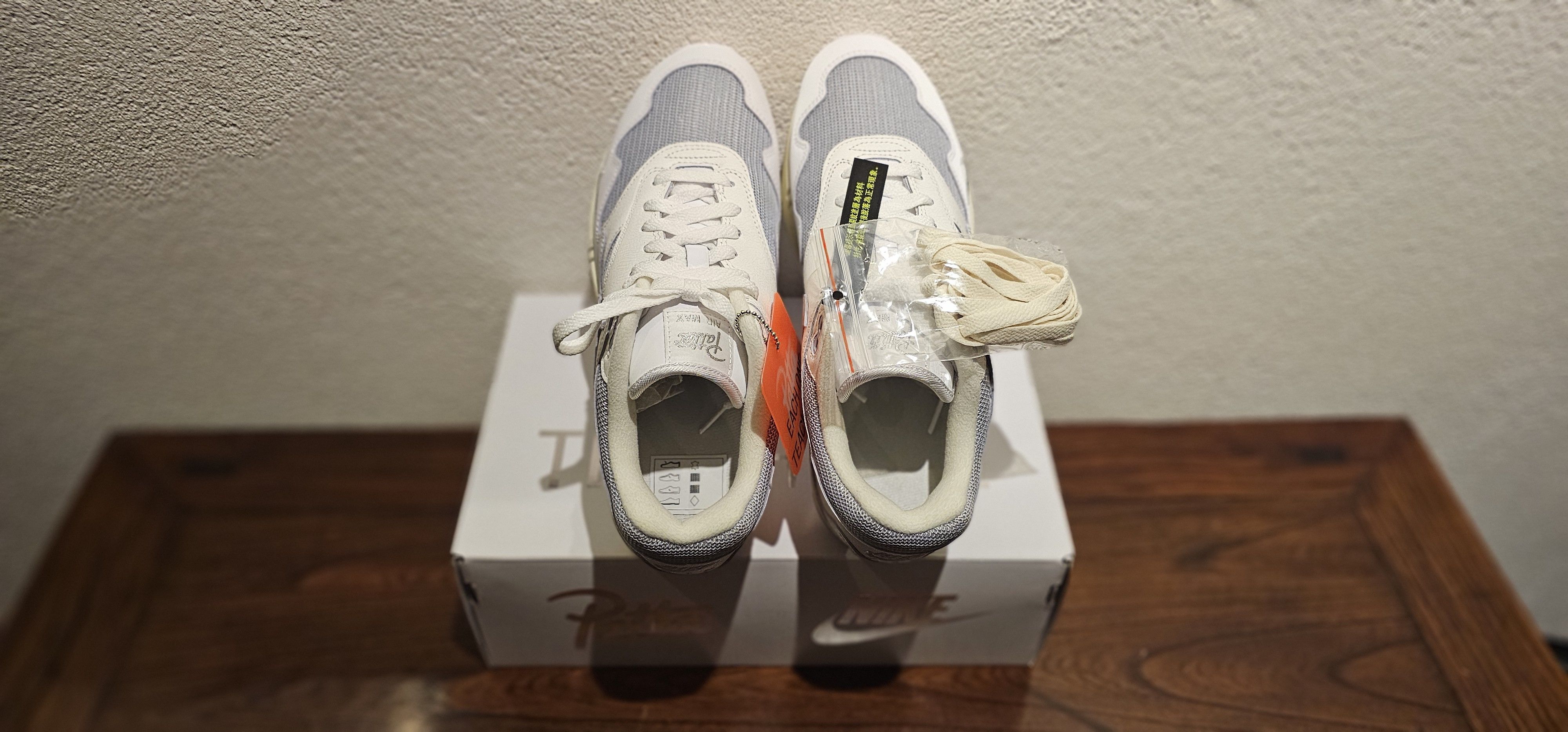 Nike × Patta Nike Air Max 1 Patta Waves White Silver Size US 9 / EU 42 - 10 Thumbnail