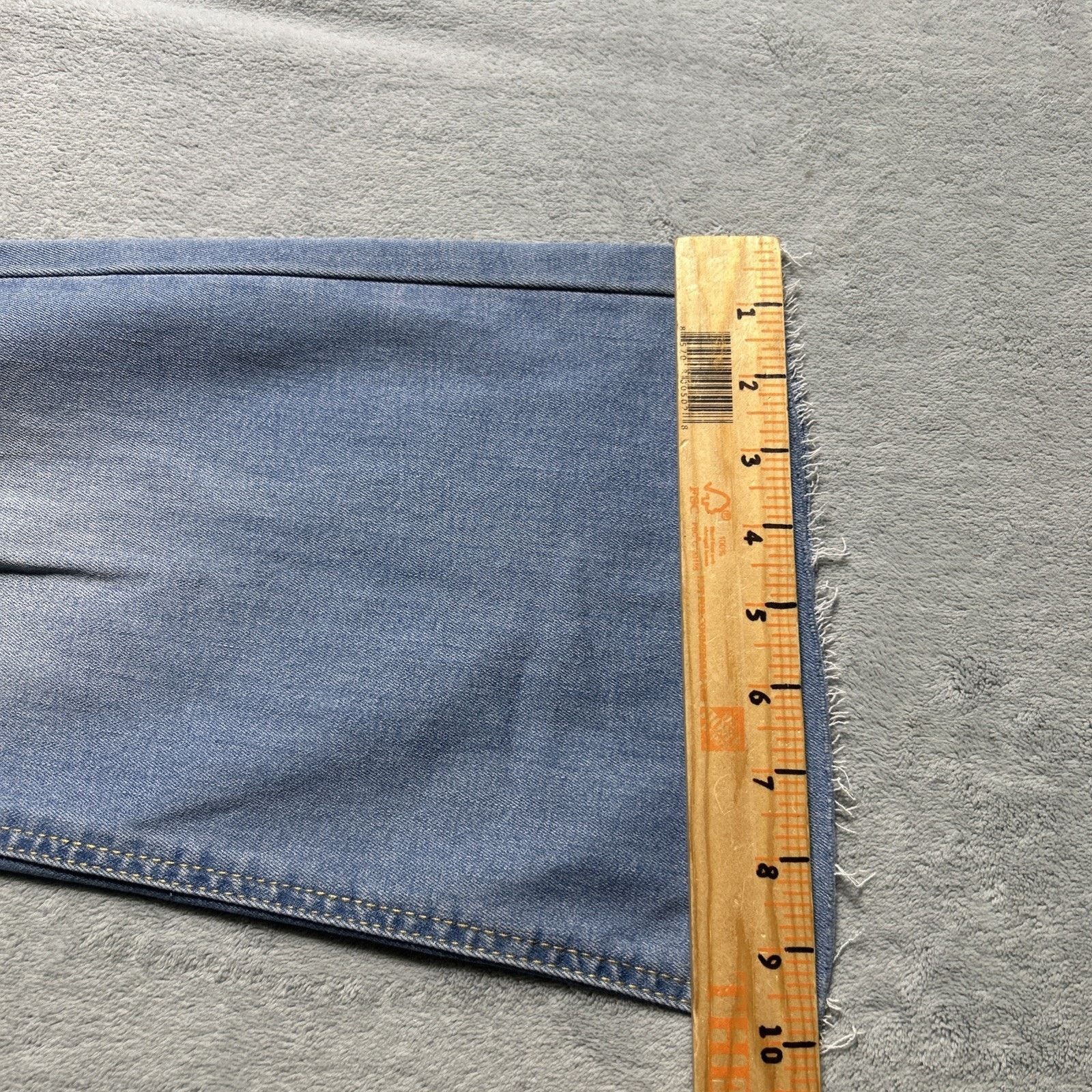 Levi's Beyond Baggy Dojo Flare Jeans Womens 31x27 Raw Hems Hamilton Size 31" - 17 Thumbnail