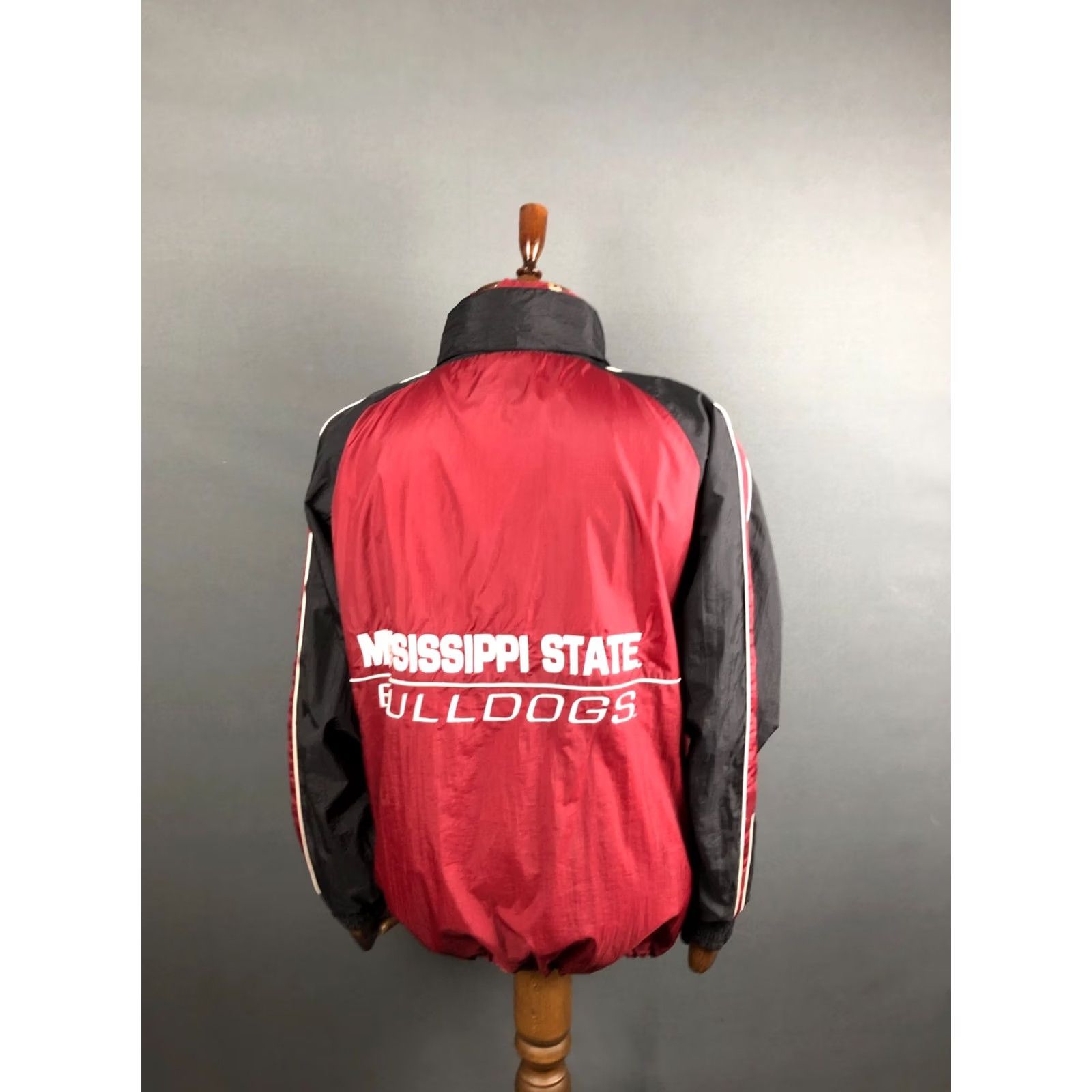 Logo Athletic Logo Athletic Mississippi State Bulldogs Jacket M Red Nylon Hooded Windbreaker Mens Stadium Logo Embroidered Full Zip Lined Size US M / EU 48-50 / 2 - 3 Thumbnail