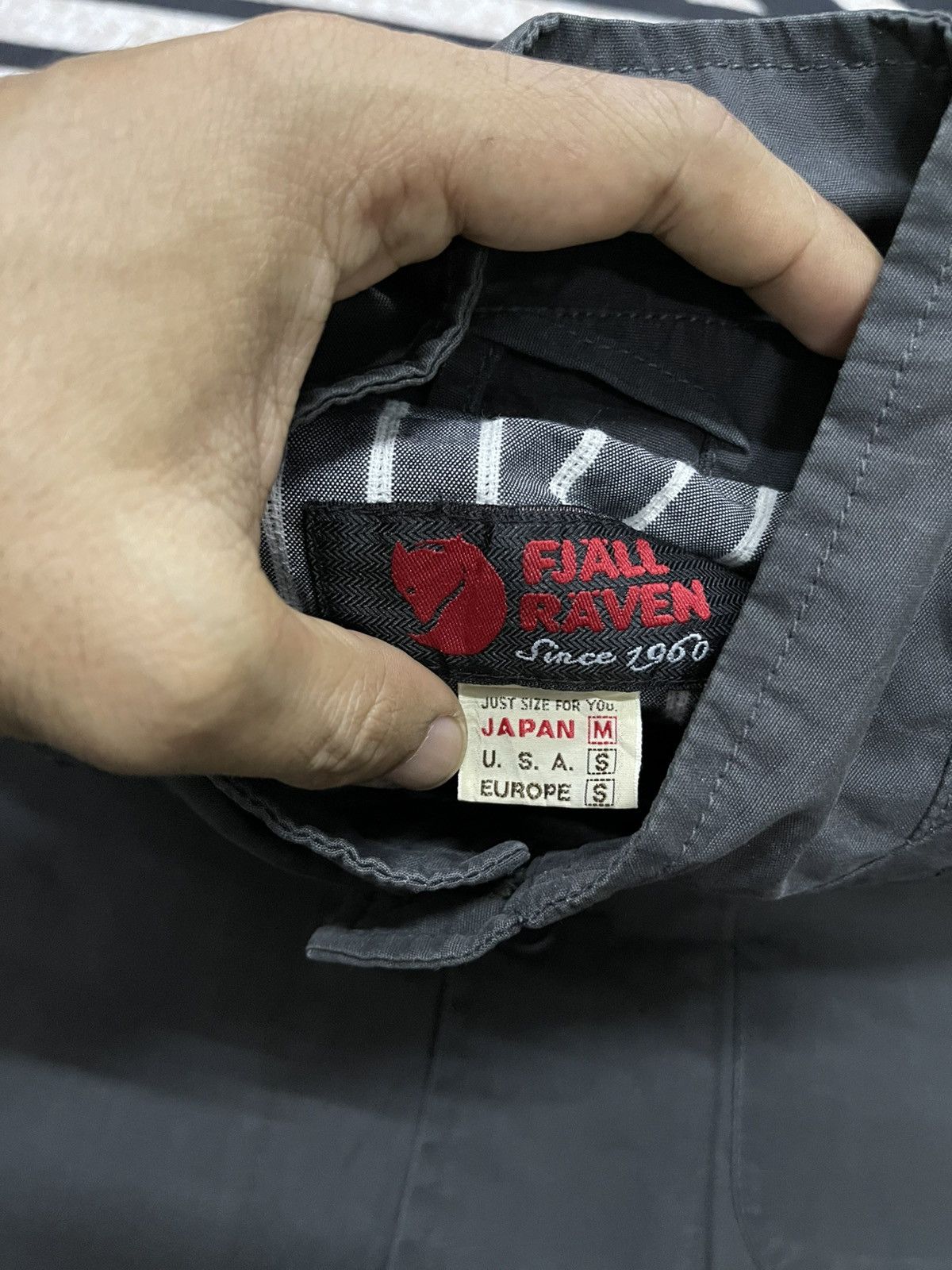 Fjallraven 90s FJALL RAVEN BUTTON UP CHORE JACKET RARE FADED Size US S / EU 44-46 / 1 - 10 Thumbnail