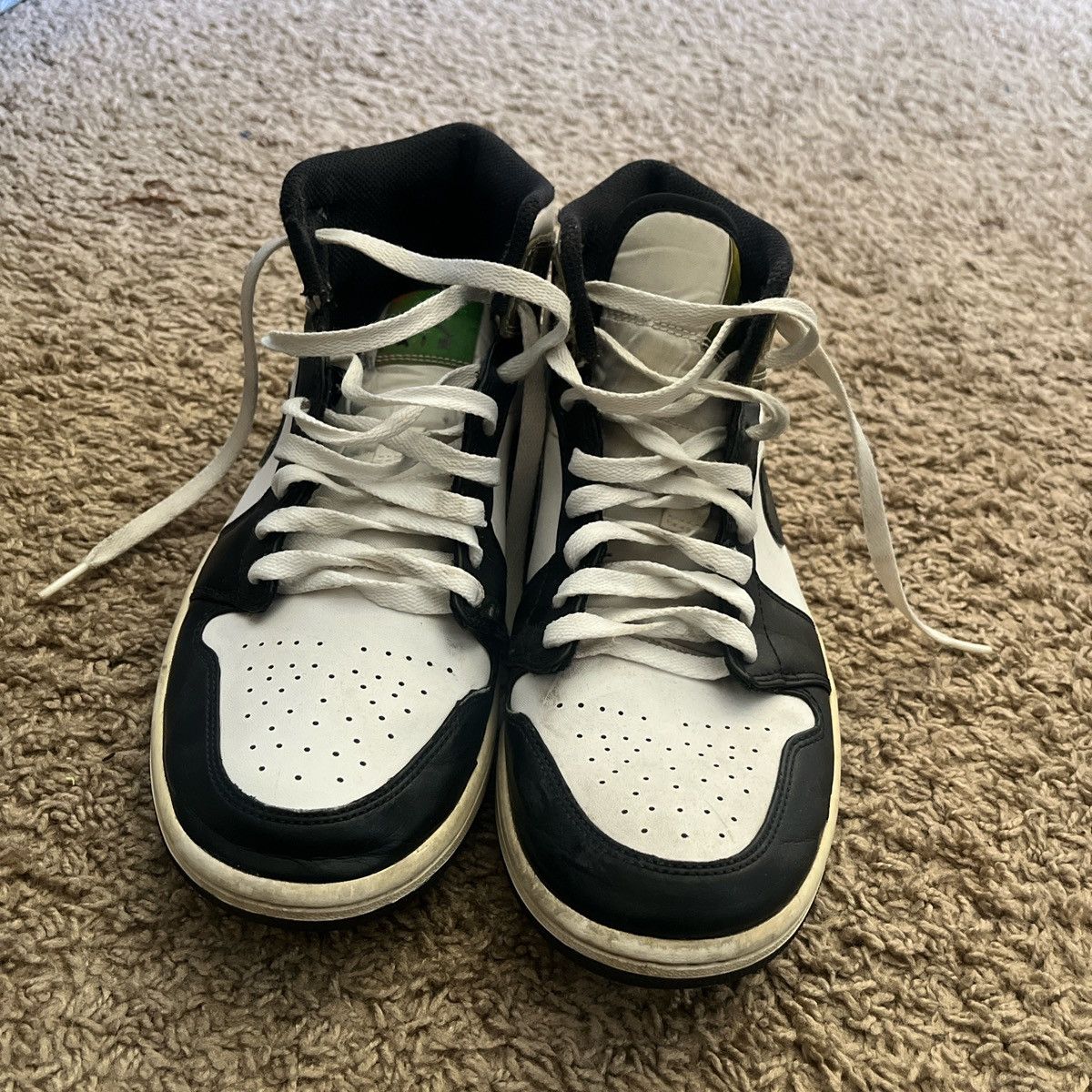 Jordan Brand Jordan 1 Mids Size US 8.5 / EU 41-42 - 3 Thumbnail