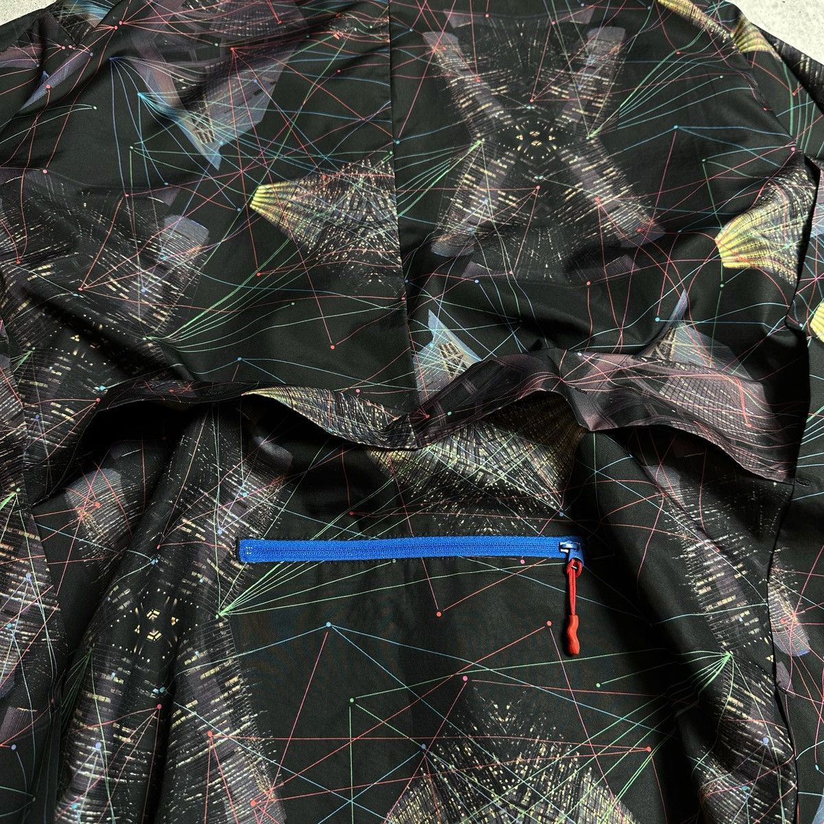 Nike × Vintage Vintage Nike Tn ACG Over Full Print Size XL Light Jacket Size US XL / EU 56 / 4 - 15 Thumbnail
