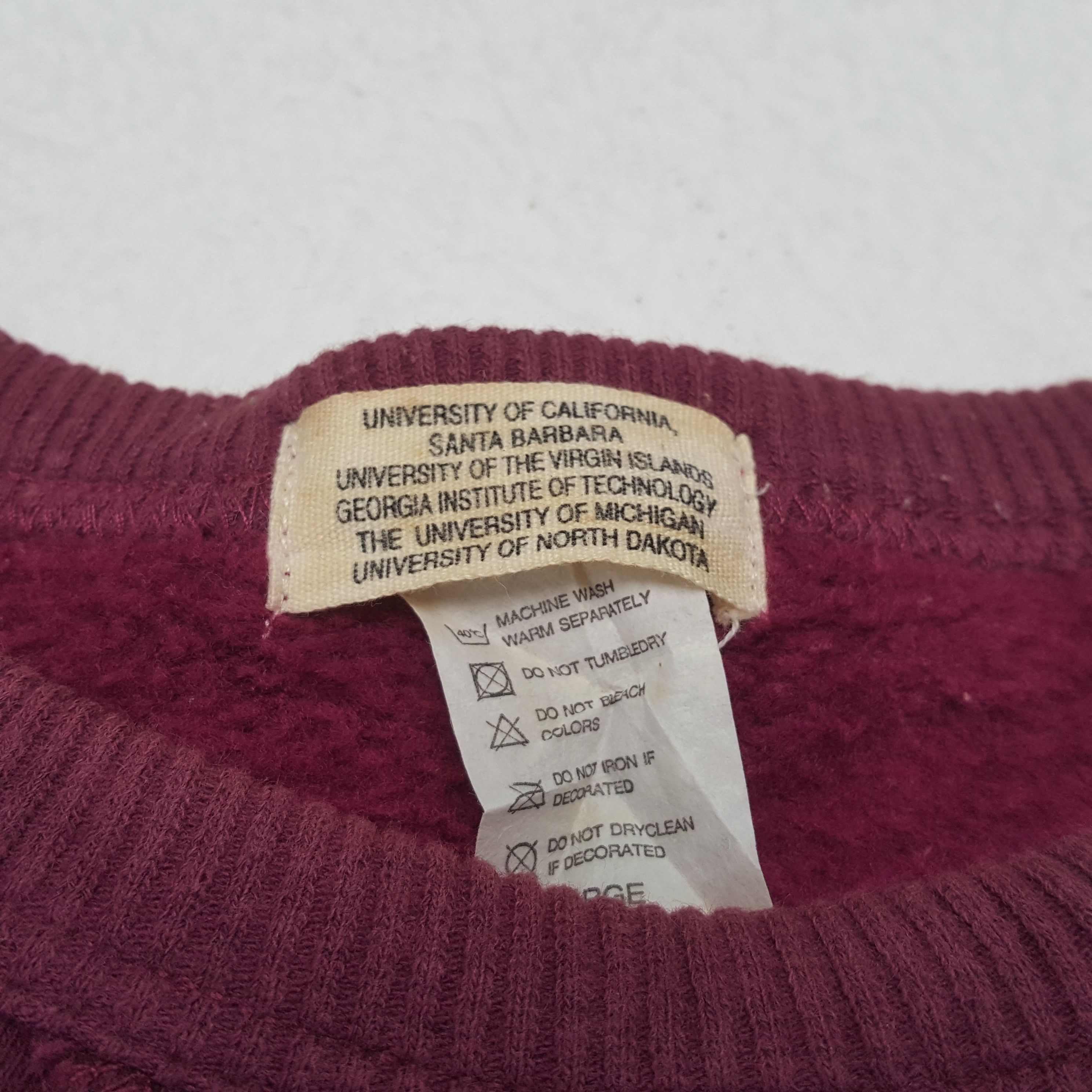 Vintage Vintage FIGHTING SIOUX UCLA University Sweatshirt C286C14 Size US L / EU 52-54 / 3 - 4 Thumbnail