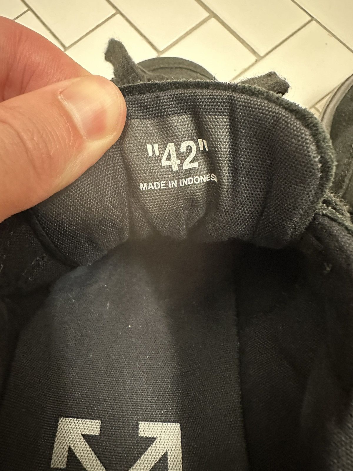Off-White OFF-White Vulc Low Black Fuchsia Sneakers size 42 Size US 9 / EU 42 - 8 Thumbnail