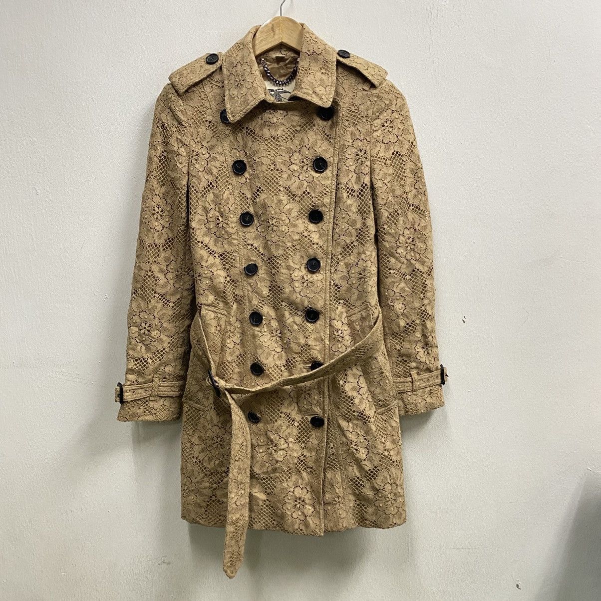 Burberry Burberry London Camel Lace Belted Trench Coats Size XS / US 0-2 / IT 36-38 - 1 Thumbnail