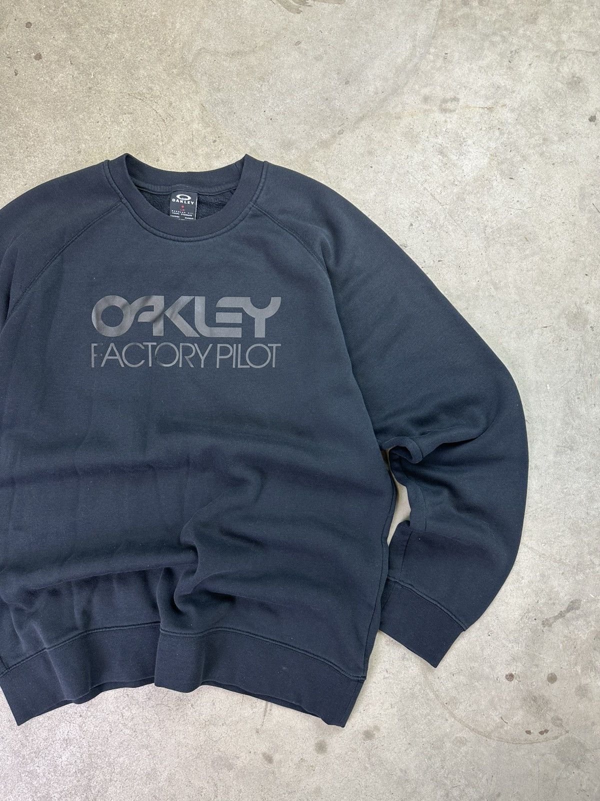 Vintage vintage oakley factory pilot spellout crewneck large Size US L / EU 52-54 / 3 - 2 Thumbnail