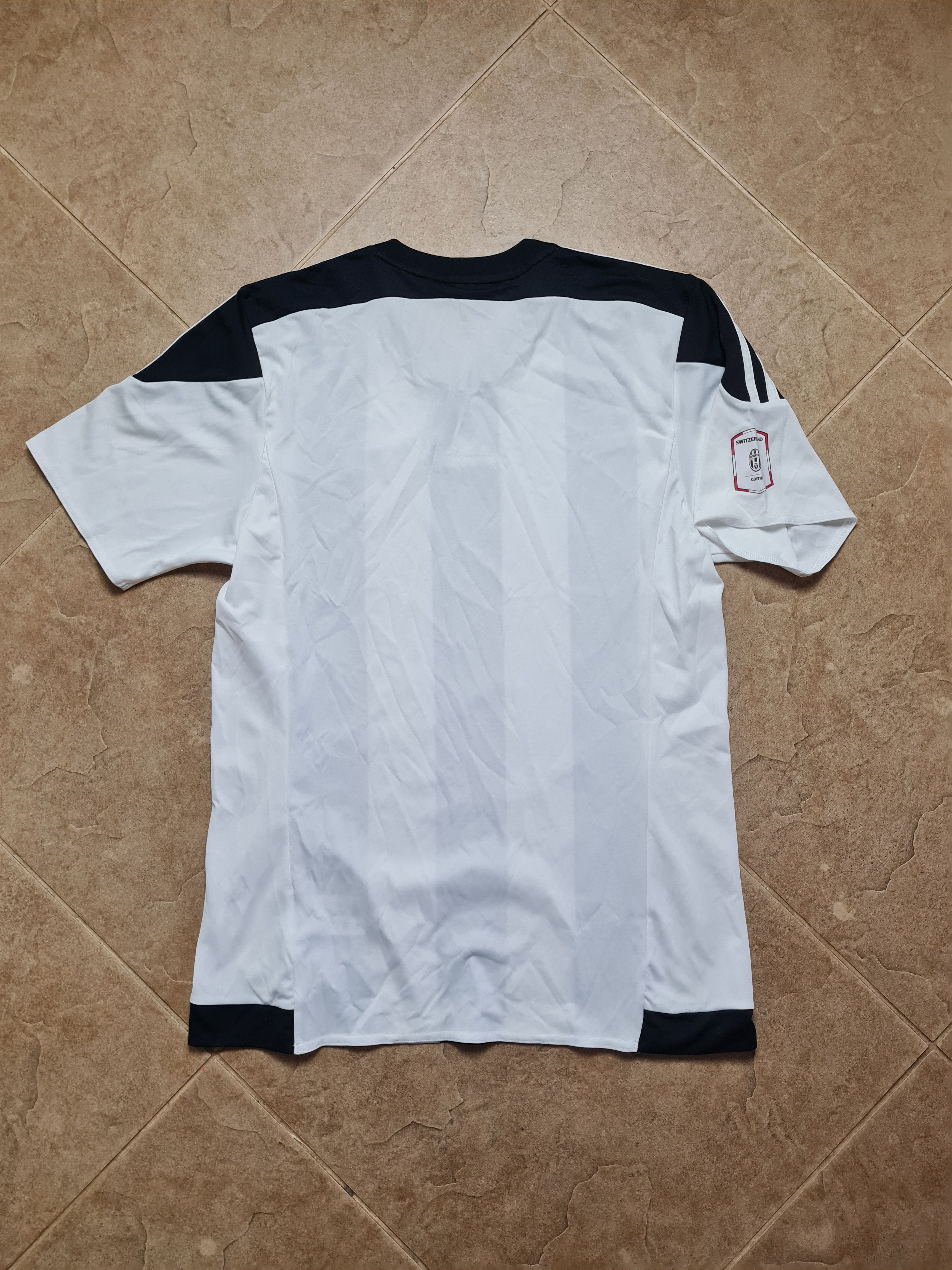 Adidas JUVENTUS 2015-16 HOME FOOTBALL SOCCER JERSEY ACADEMY ADIDAS Size US M / EU 48-50 / 2 - 8 Thumbnail