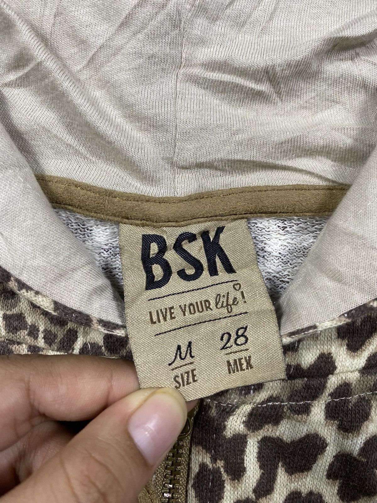 Bershka BSK FAUX ZIP FUR CLEOPARD HOODIE Size US M / EU 48-50 / 2 - 4 Thumbnail