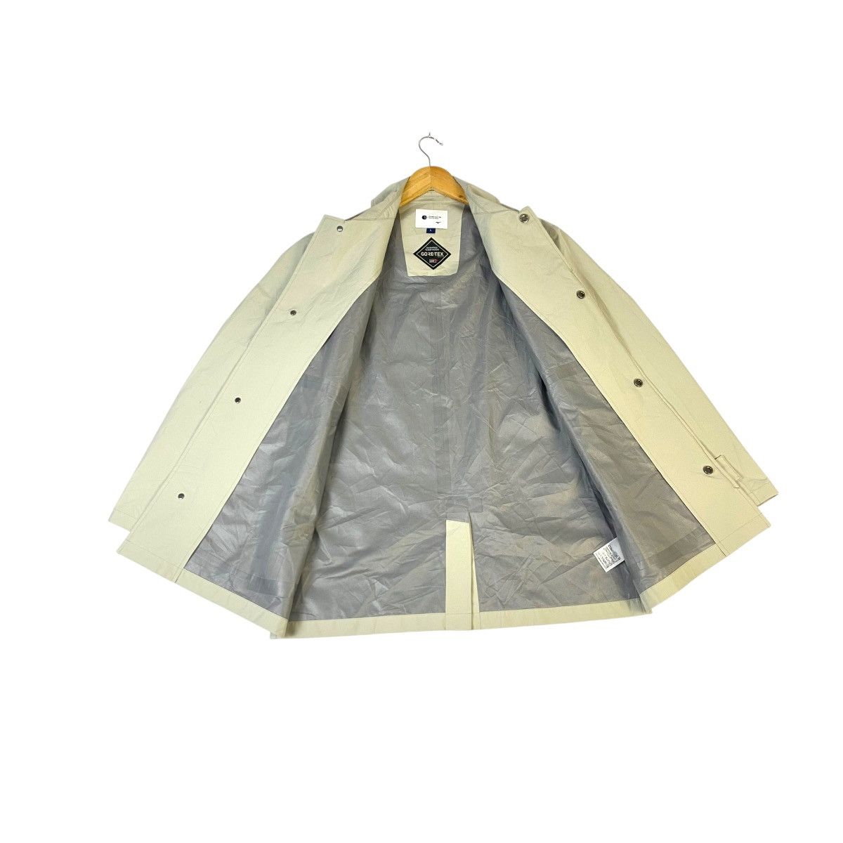 Goretex MIZUNO BUTTON UP GORETEX EMBROIDERED SPELL OUT LONG JACKET Size US L / EU 52-54 / 3 - 3 Thumbnail
