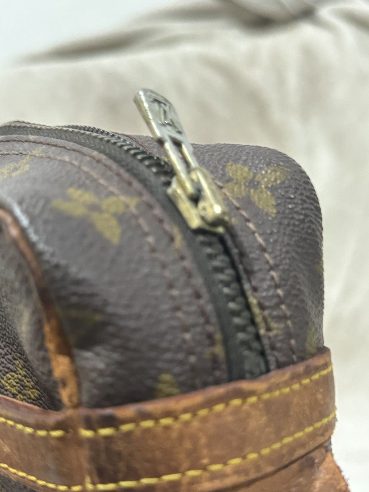 Vintage Louis Vuitton Vintage 1984 Monogram Compiegne Clutch Bag Size ONE SIZE - 10 Thumbnail