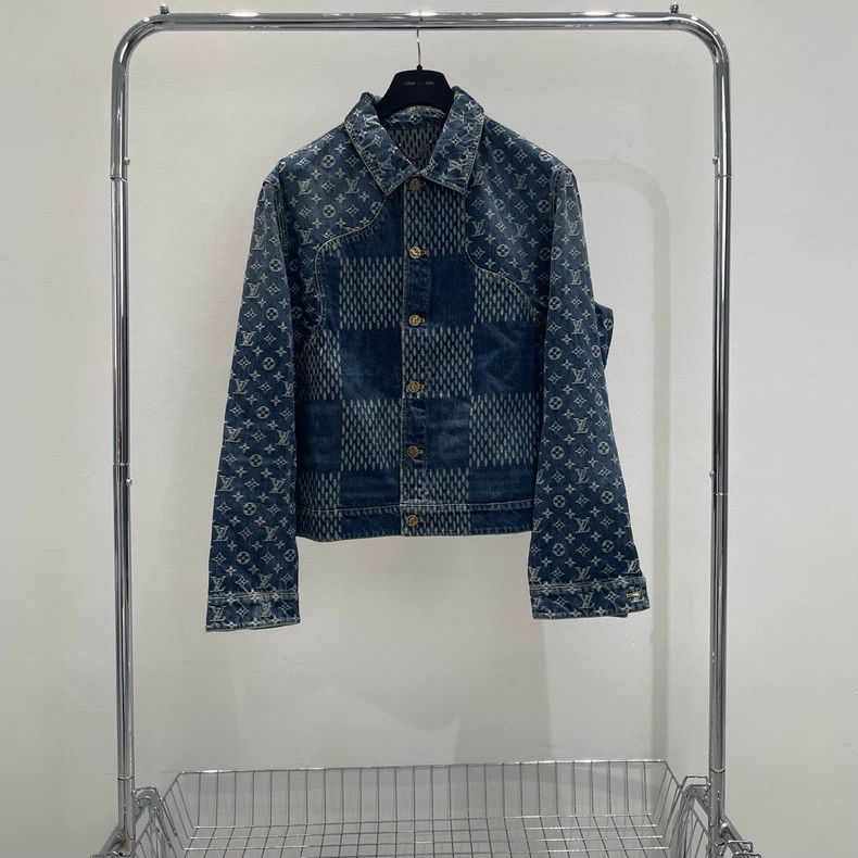 Louis Vuitton Louis Vuitton Denim jacket full of logo jacket 2501-Nextarr Size US L / EU 52-54 / 3 - 1 Thumbnail