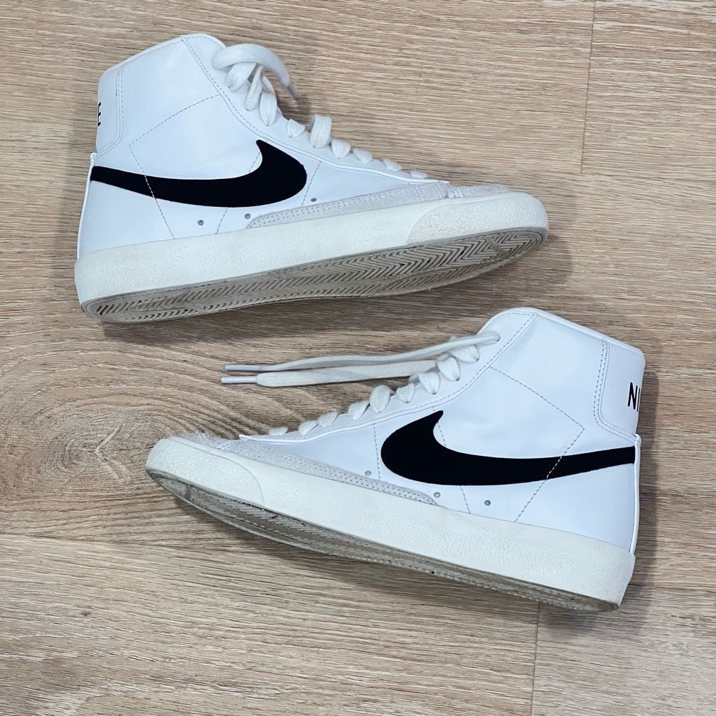 Nike Nike Blazer Mid 77 High-Top Sneaker Classic Black White Leather Suede Women's 6 Size US 6 / IT 36 - 12 Thumbnail