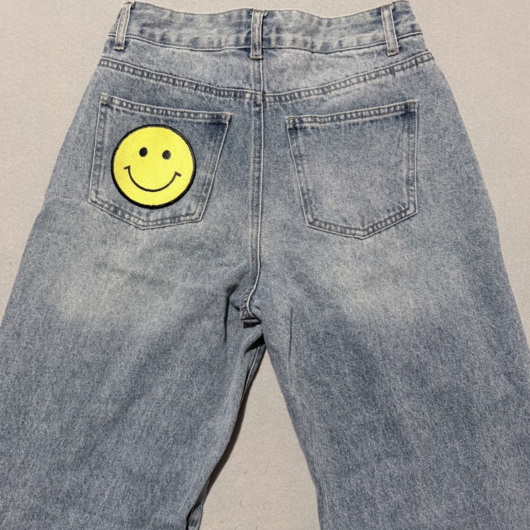 Forever 21 Forever 21 Jeans Women's Blue Denim Distressed Smiley Patch Baggy - 27 Size 27" / US 4 / IT 40 - 4 Thumbnail