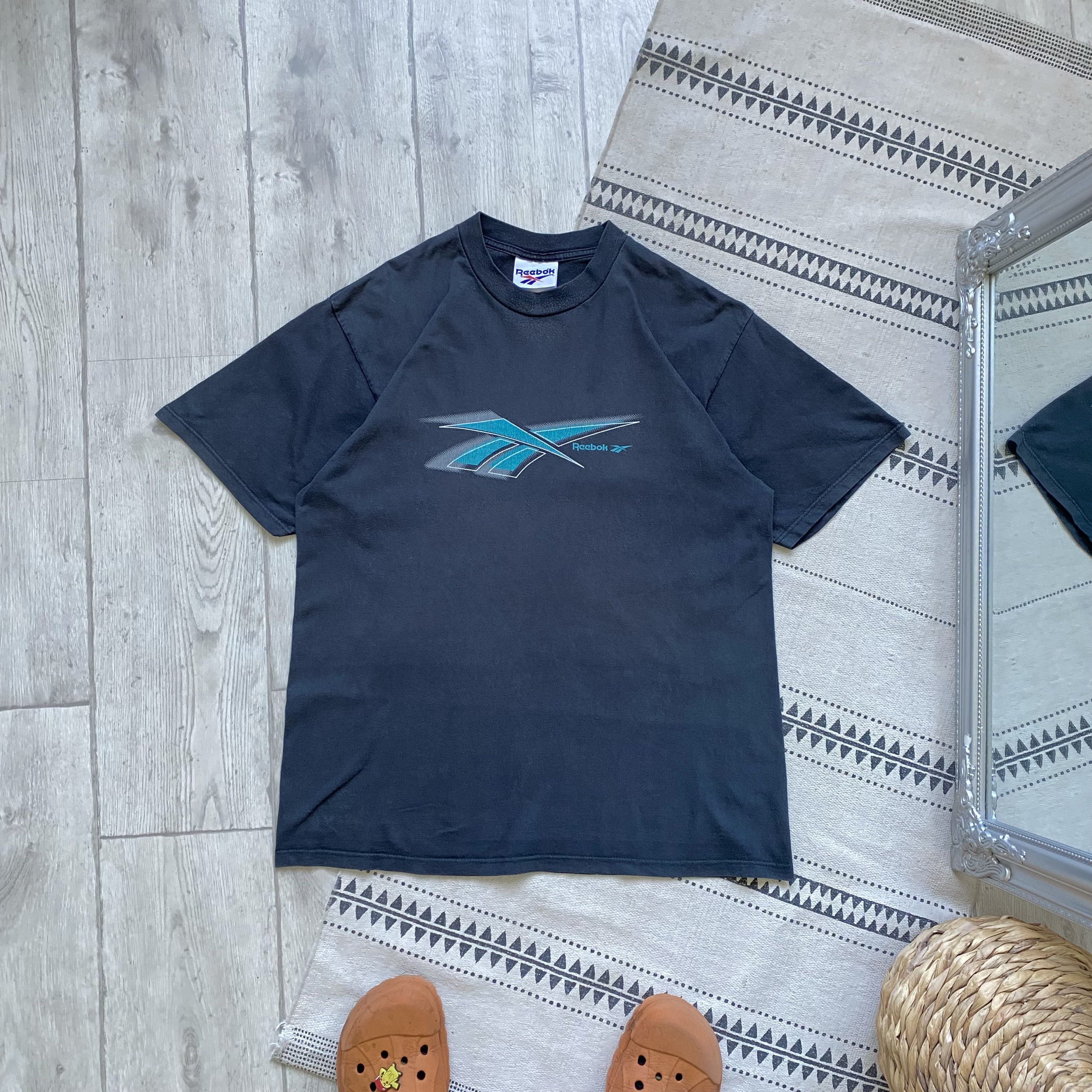 Reebok Vintage 90s Faded Reebok tee center logo Y2K umbro nike puma Size US M / EU 48-50 / 2 - 1 Thumbnail