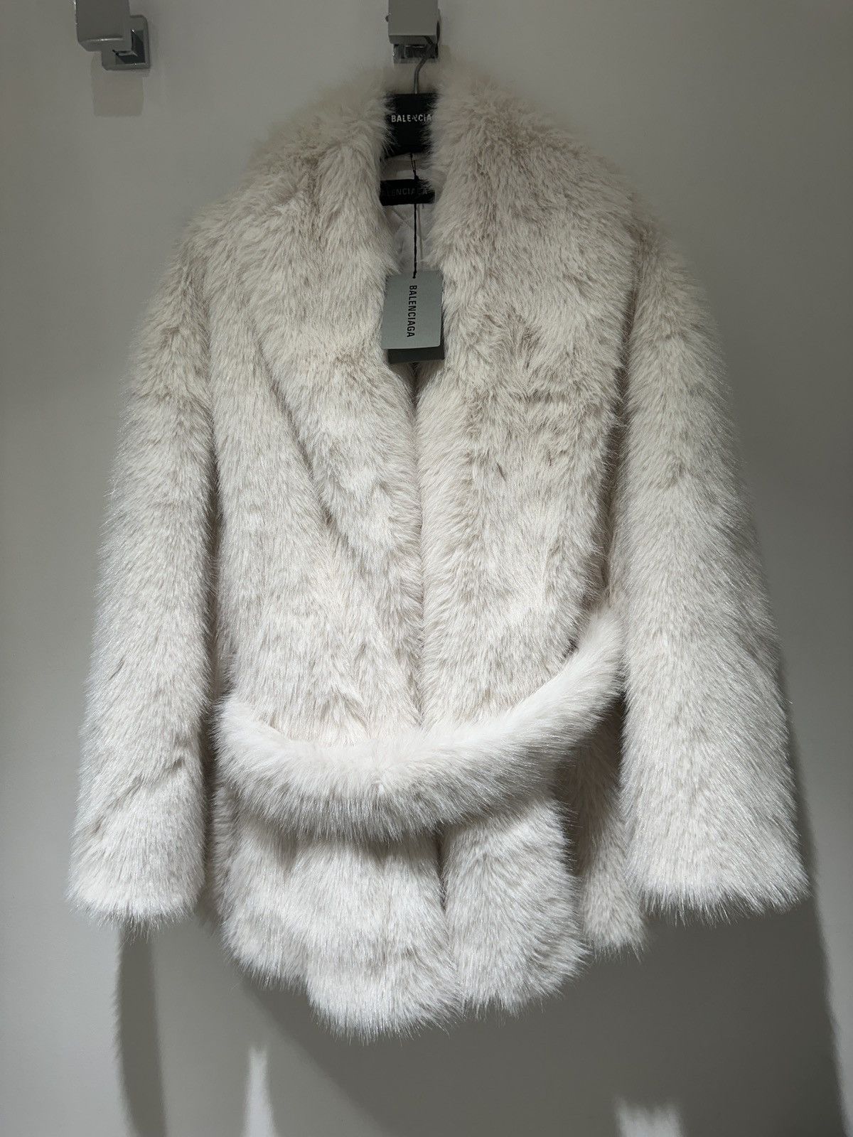 Balenciaga Balenciaga Faux Fur Coat Size XXS / US 00 / IT 34 - 1 Thumbnail